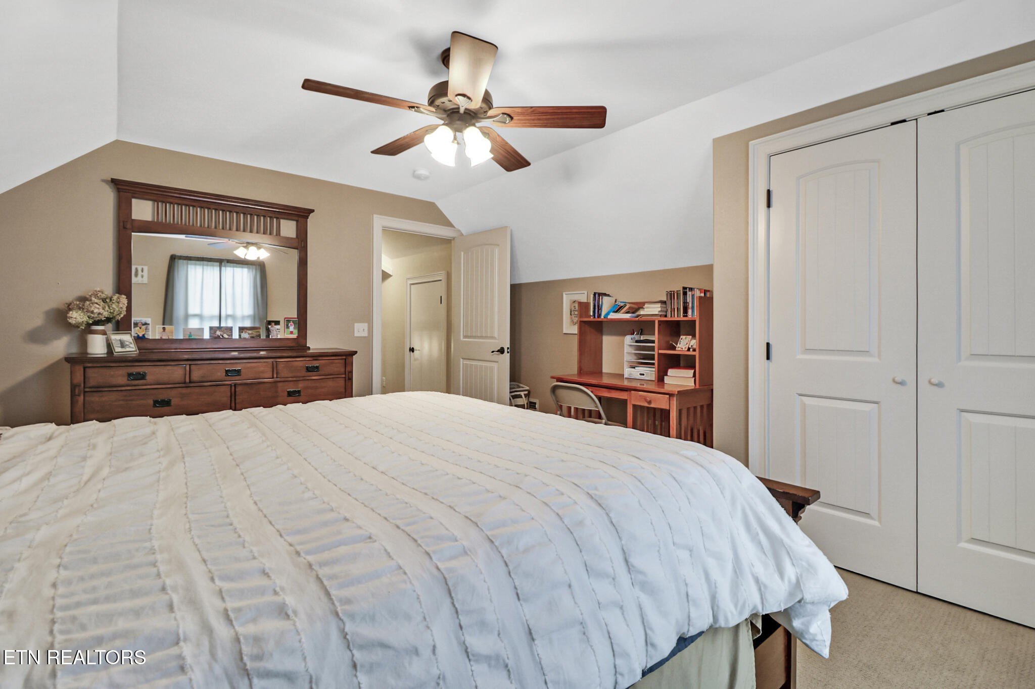 Crossville, Tennessee, 38555, United States, 4 Bedrooms Bedrooms, ,5 BathroomsBathrooms,Residential,For Sale,2005475