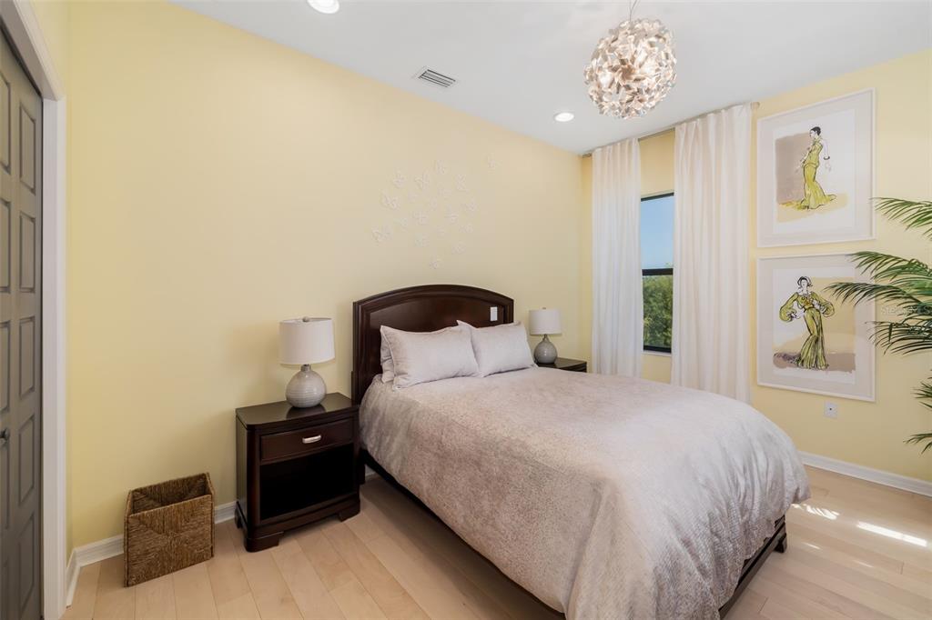 Bradenton, Florida, 34212, United States, 4 Bedrooms Bedrooms, ,5 BathroomsBathrooms,Residential,For Sale,1856587