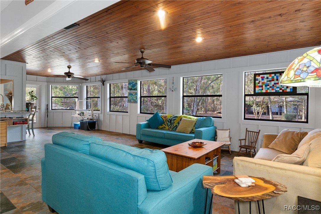 Brooksville, Florida, 34601, United States, 3 Bedrooms Bedrooms, ,2 BathroomsBathrooms,Residential,For Sale,1928747