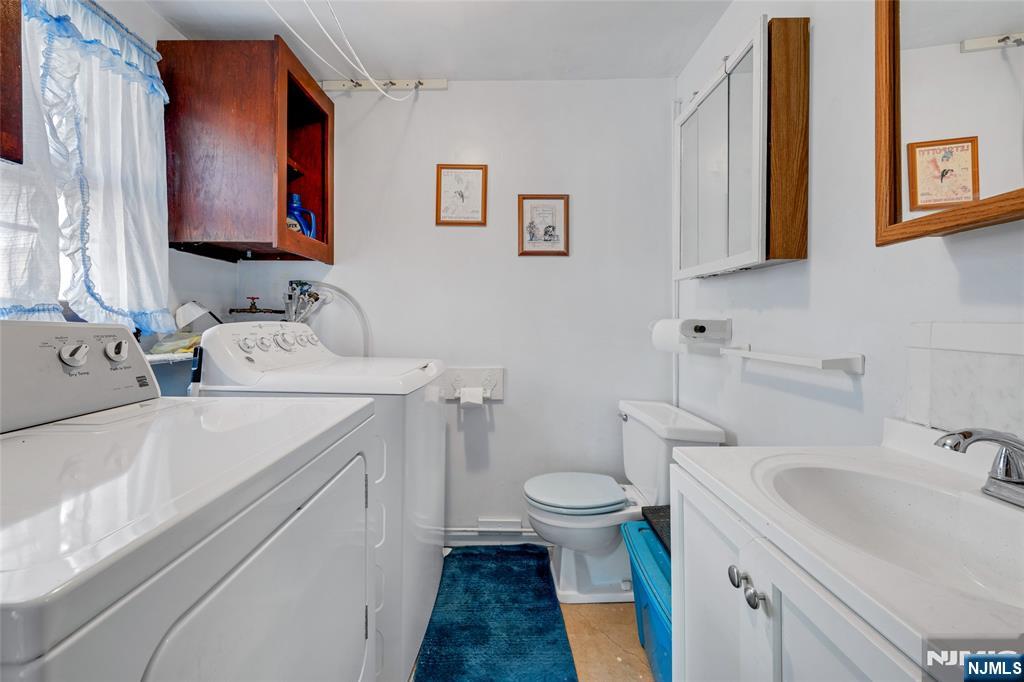 Sparta, New Jersey, 07871, United States, 4 Bedrooms Bedrooms, ,3 BathroomsBathrooms,Residential,For Sale,1907480