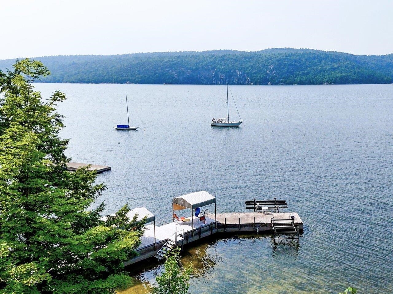 Ferrisburgh, Vermont, 05491, United States, 5 Bedrooms Bedrooms, ,3 BathroomsBathrooms,Residential,For Sale,1728733