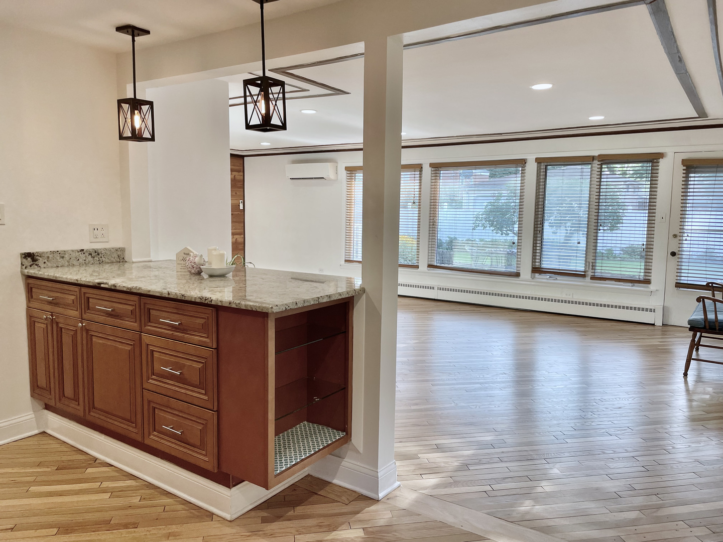 Skokie, Illinois, 60076, United States, 3 Bedrooms Bedrooms, ,3 BathroomsBathrooms,Residential,For Sale,1932038