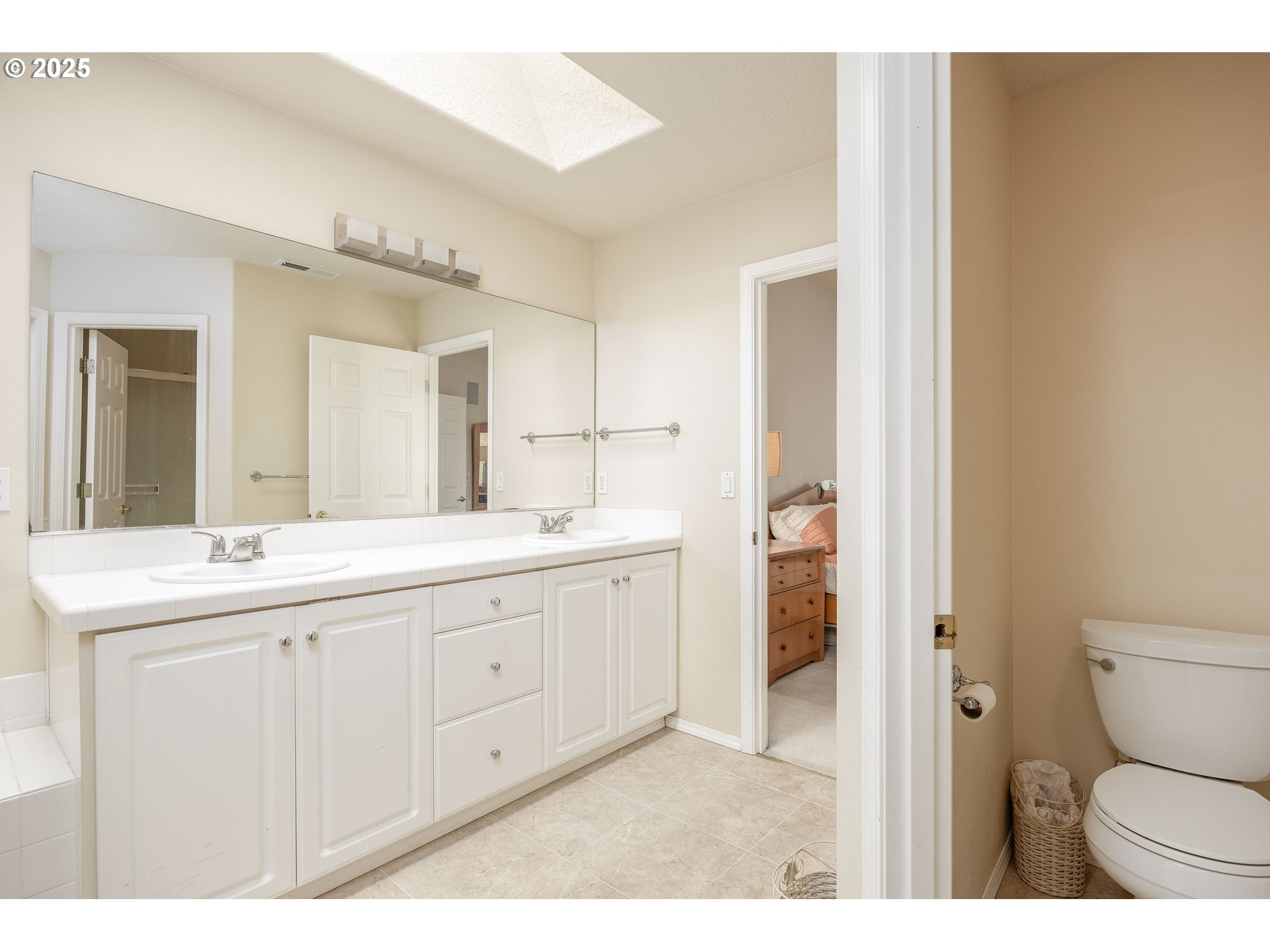 Portland, Oregon, 97229, United States, 4 Bedrooms Bedrooms, ,2 BathroomsBathrooms,Residential,For Sale,1877425