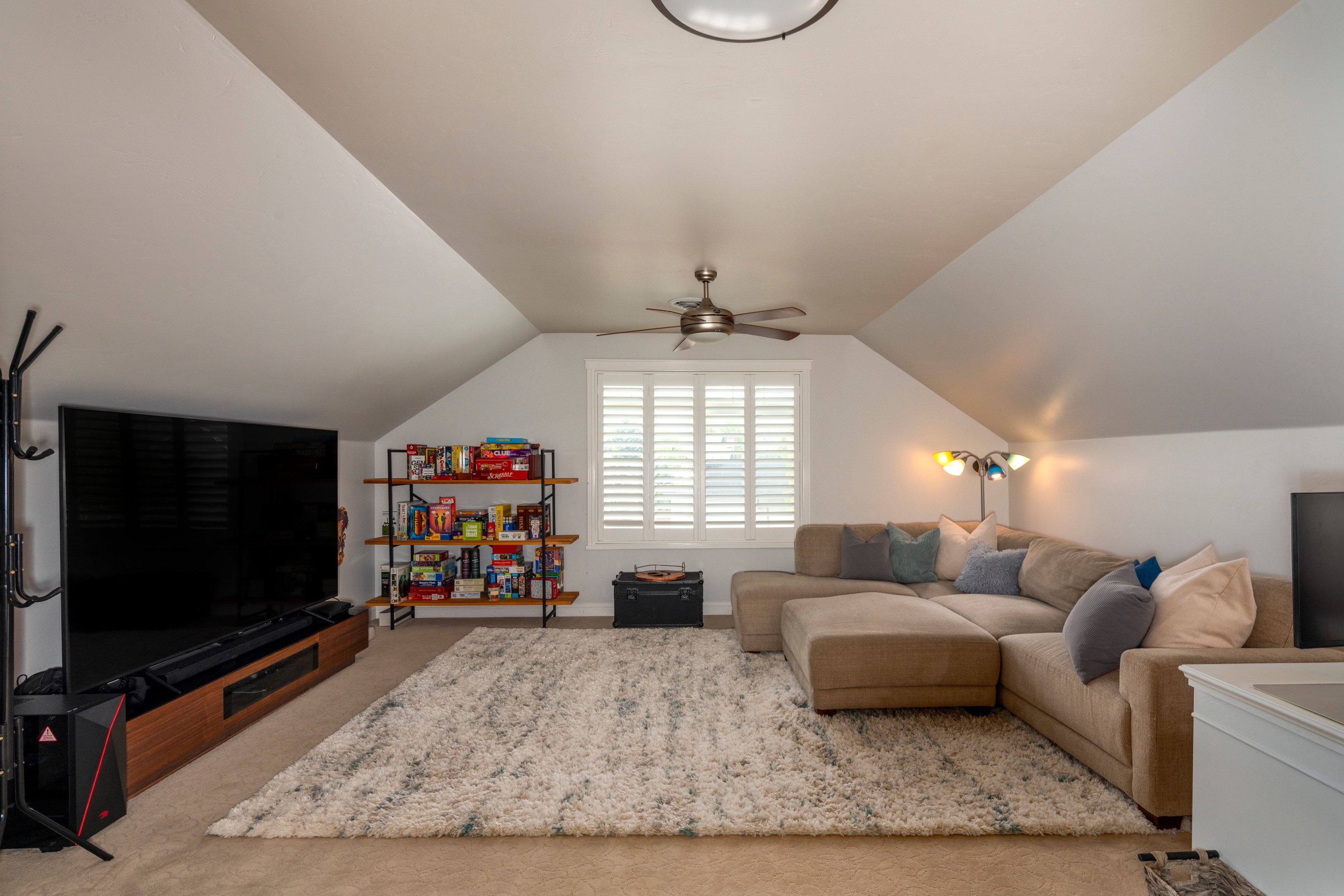  Private Retreat. Exceptional Garage. Room for Everything. - 物件實景