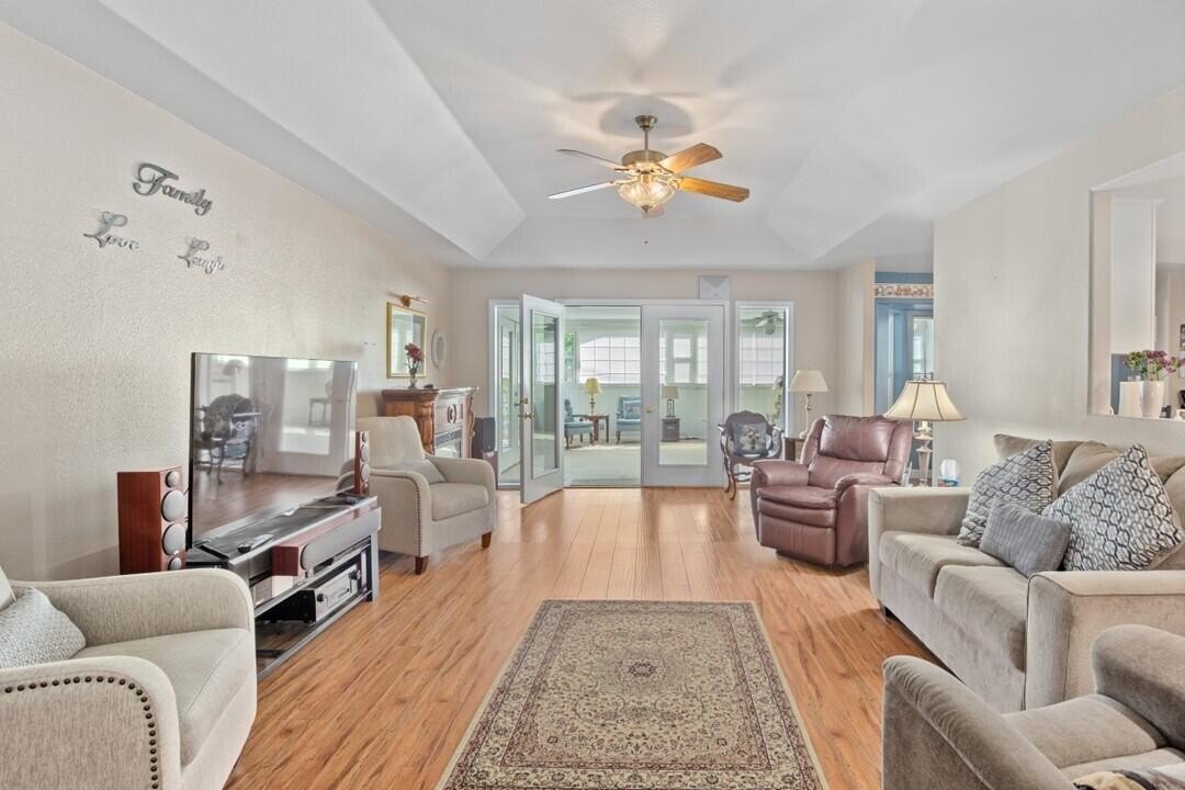 Rogue River, Oregon, 97537, United States, 3 Bedrooms Bedrooms, ,3 BathroomsBathrooms,Residential,For Sale,1944888
