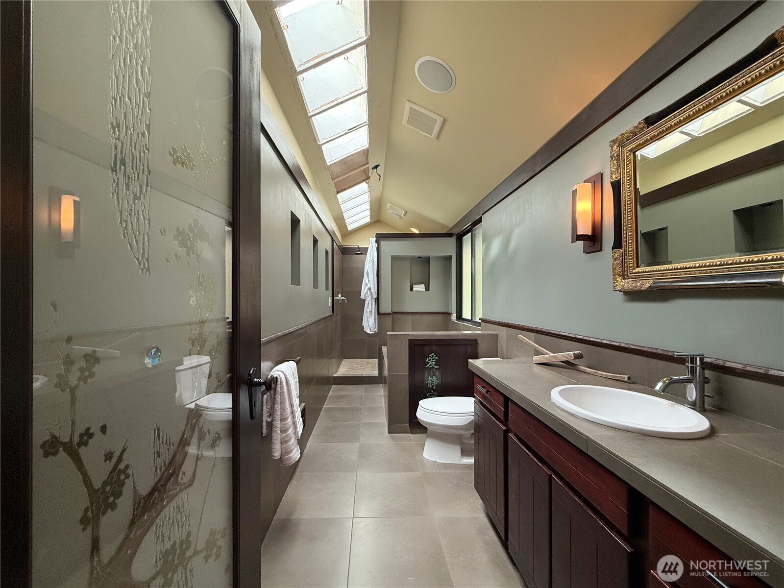 Hat Island, Washington, 98206, United States, 2 Bedrooms Bedrooms, ,2 BathroomsBathrooms,Residential,For Sale,1974776