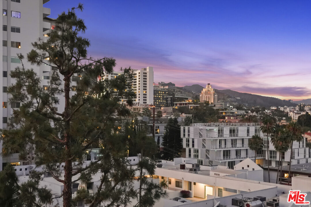 West Hollywood, California, 90069, United States, 2 Bedrooms Bedrooms, ,2 BathroomsBathrooms,Residential,For Sale,1910905