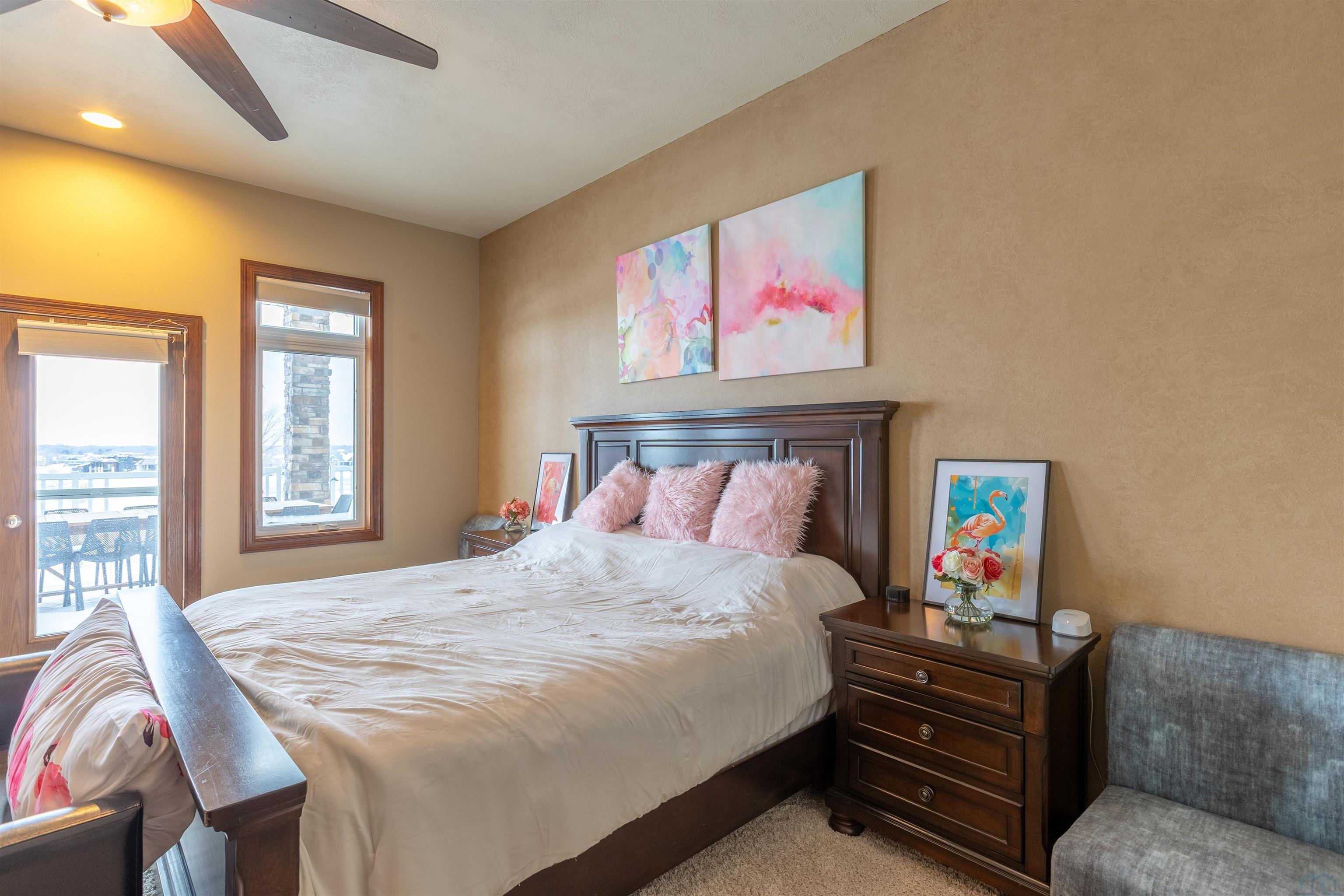 Sioux City, Iowa, 51106, United States, 5 Bedrooms Bedrooms, ,4 BathroomsBathrooms,Residential,For Sale,2002459