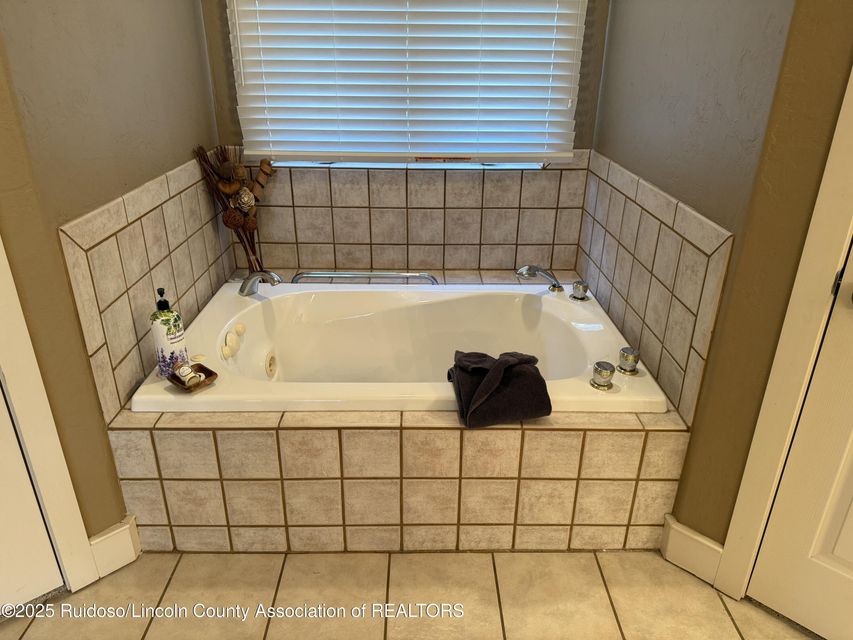 Ruidoso, New Mexico, 88345, United States, 4 Bedrooms Bedrooms, ,3 BathroomsBathrooms,Residential,For Sale,1895343