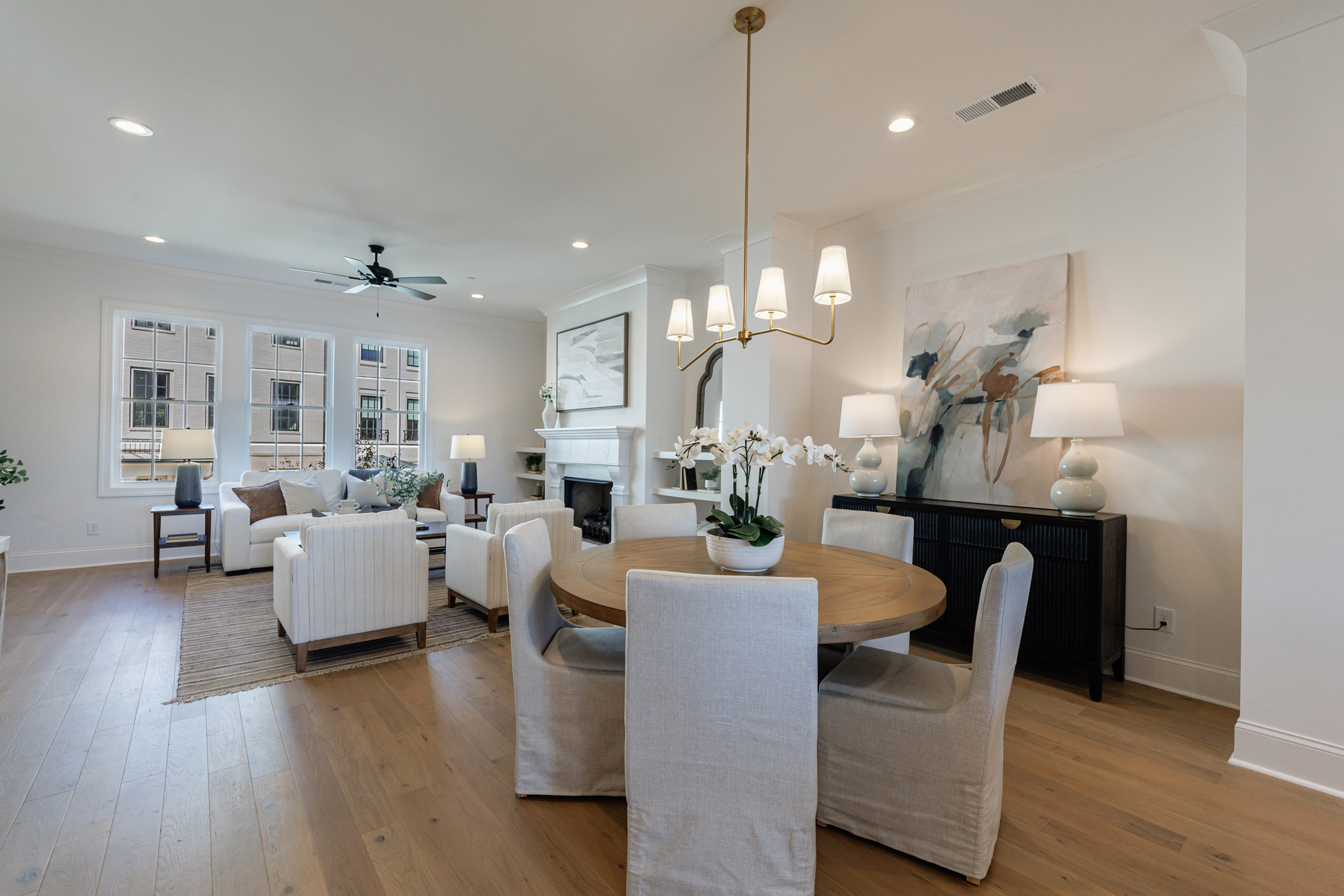 Lifestyle Extends Far Beyond Your Doorstep at Mayfair on Main - 物件實景