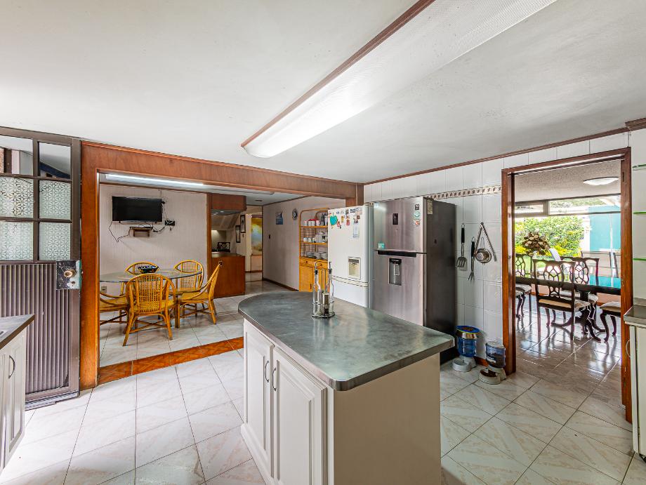 Naucalpan de Juárez, Estado de méxico, 53240, Mexico, 5 Bedrooms Bedrooms, ,5 BathroomsBathrooms,Residential,For Sale,1821494