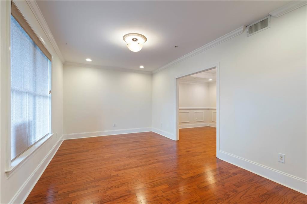 Roswell, Georgia, 30075, United States, 2 Bedrooms Bedrooms, ,3 BathroomsBathrooms,Residential,For Sale,1928798