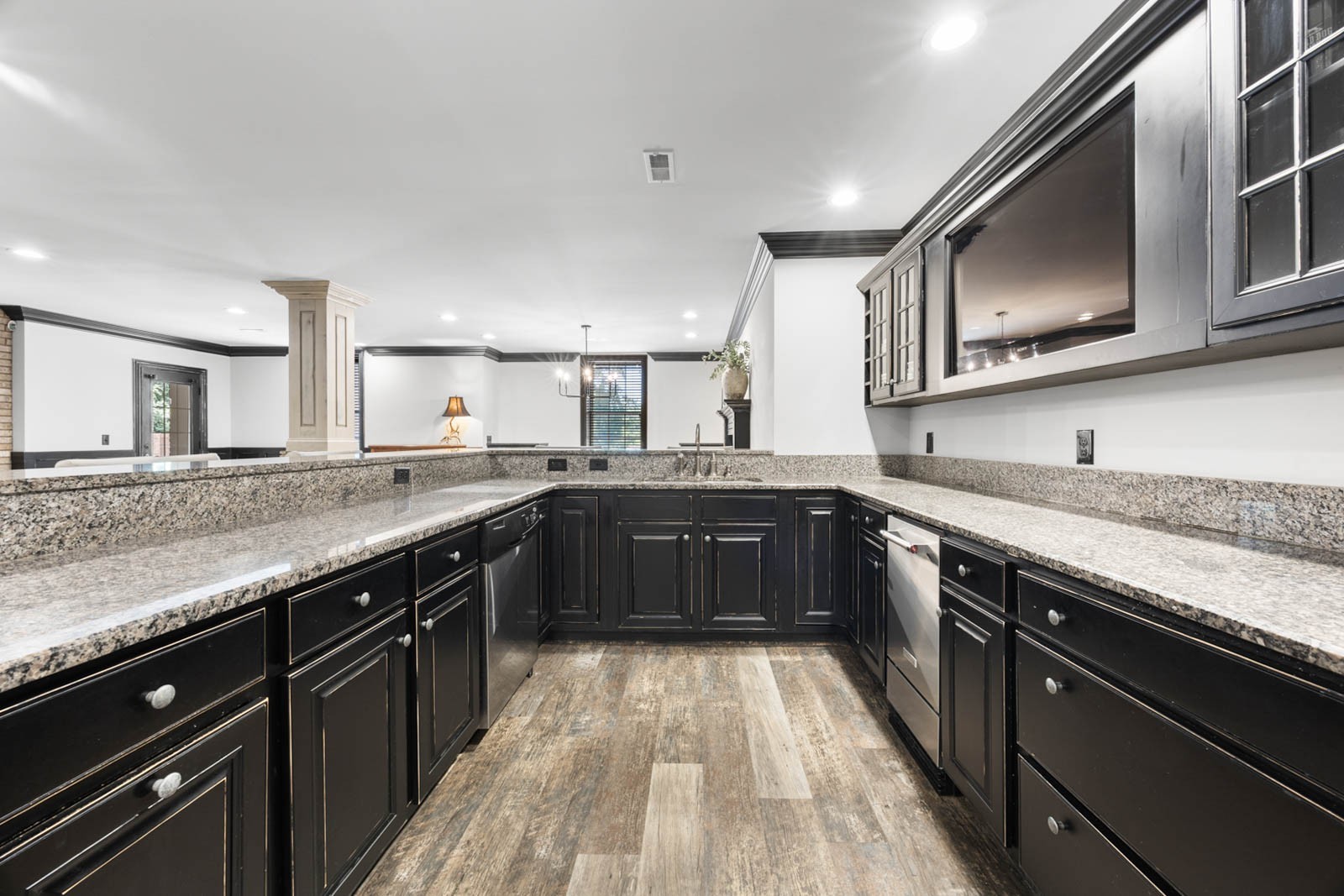 Clarksville, Tennessee, 37043, United States, 4 Bedrooms Bedrooms, ,5 BathroomsBathrooms,Residential,For Sale,1997798