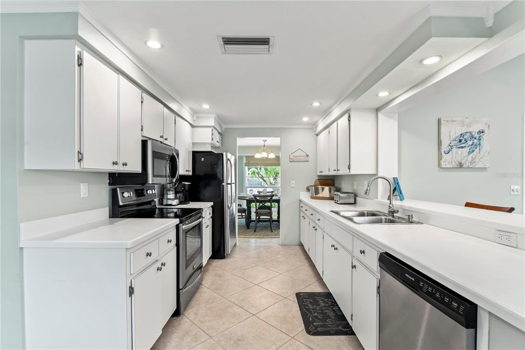 Sarasota, Florida, 34242, United States, 3 Bedrooms Bedrooms, ,2 BathroomsBathrooms,Residential,For Sale,1992857