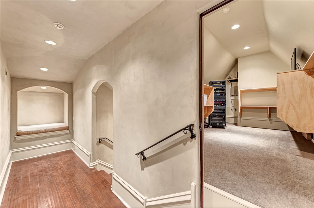 Rogers, Arkansas, 72758, United States, 3 Bedrooms Bedrooms, ,5 BathroomsBathrooms,Residential,For Sale,1857707