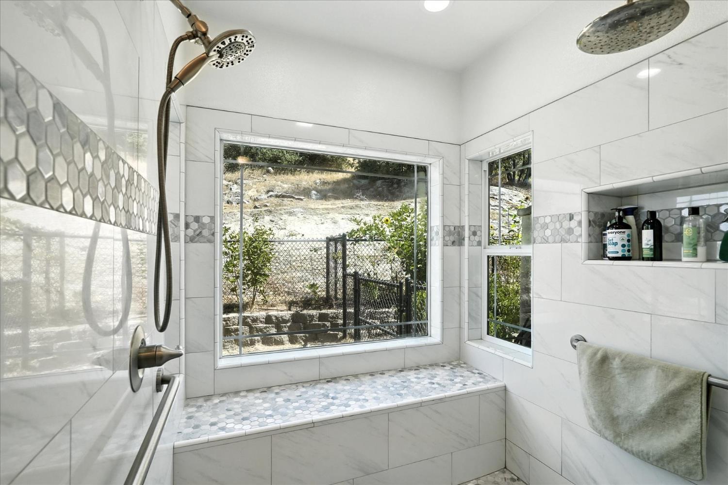 Coarsegold, California, 93614, United States, 4 Bedrooms Bedrooms, ,3 BathroomsBathrooms,Residential,For Sale,1923436
