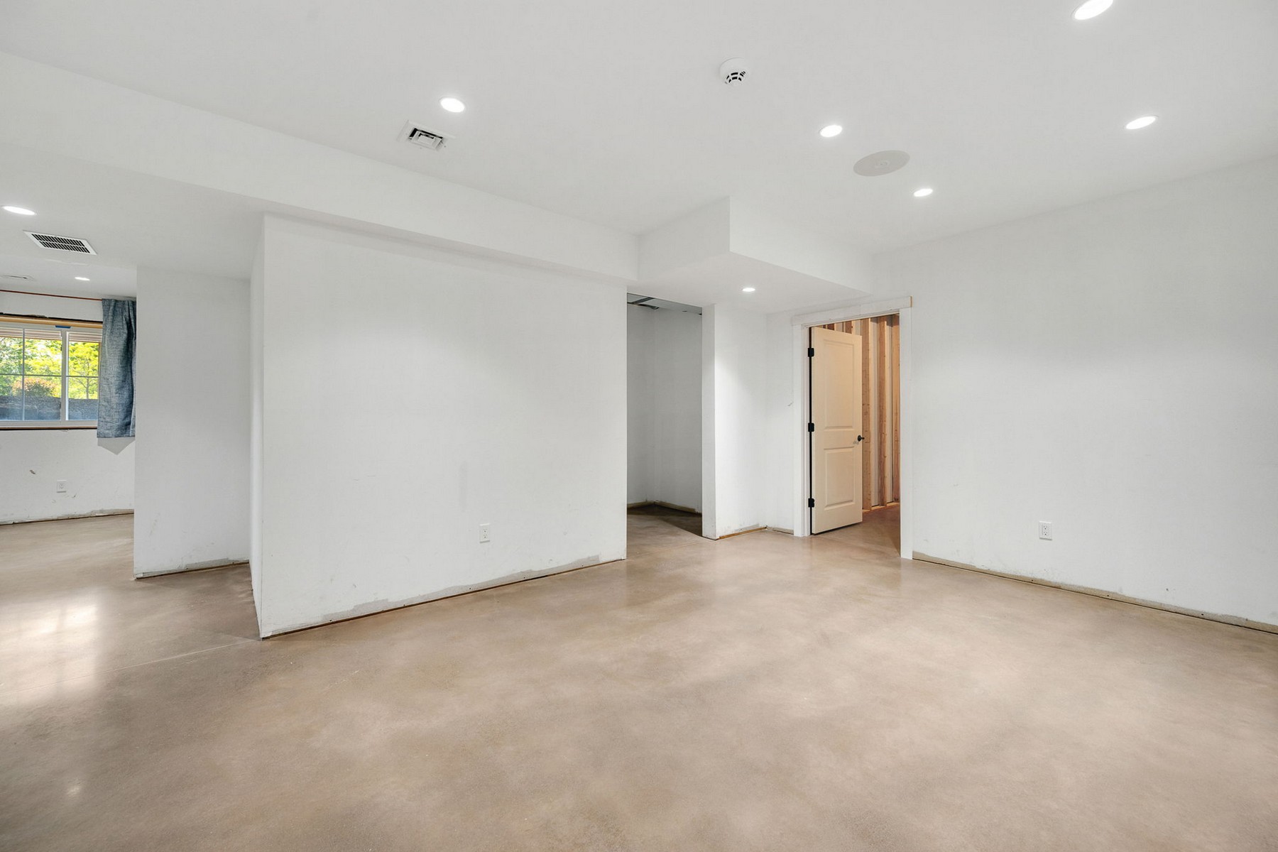  225 Midland Avenue - 物件實景