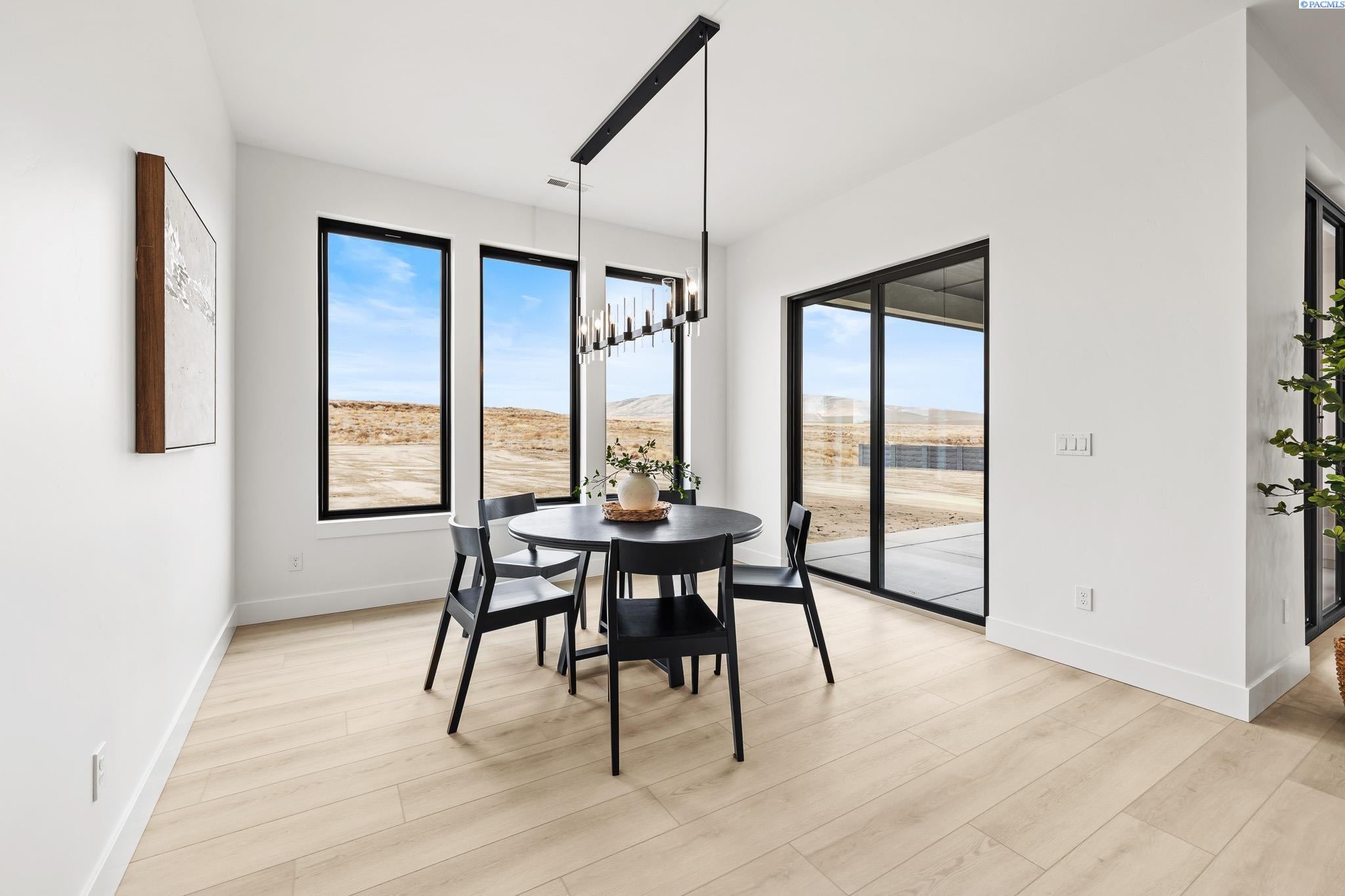 Richland, Washington, 99352, United States, 4 Bedrooms Bedrooms, ,2 BathroomsBathrooms,Residential,For Sale,2000118