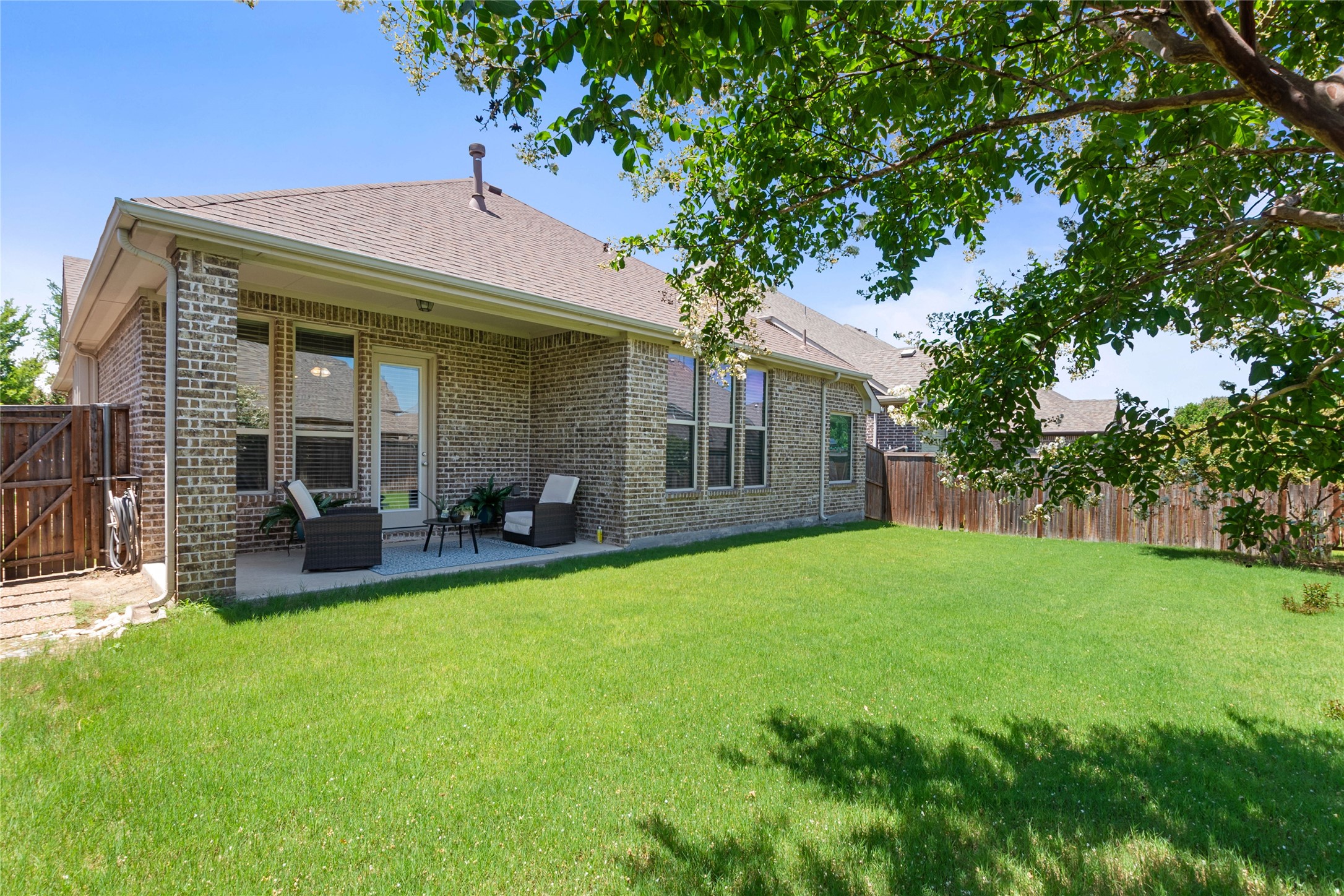 Carrollton, Texas, 75010, United States, 3 Bedrooms Bedrooms, ,2 BathroomsBathrooms,Residential,For Sale,1901690