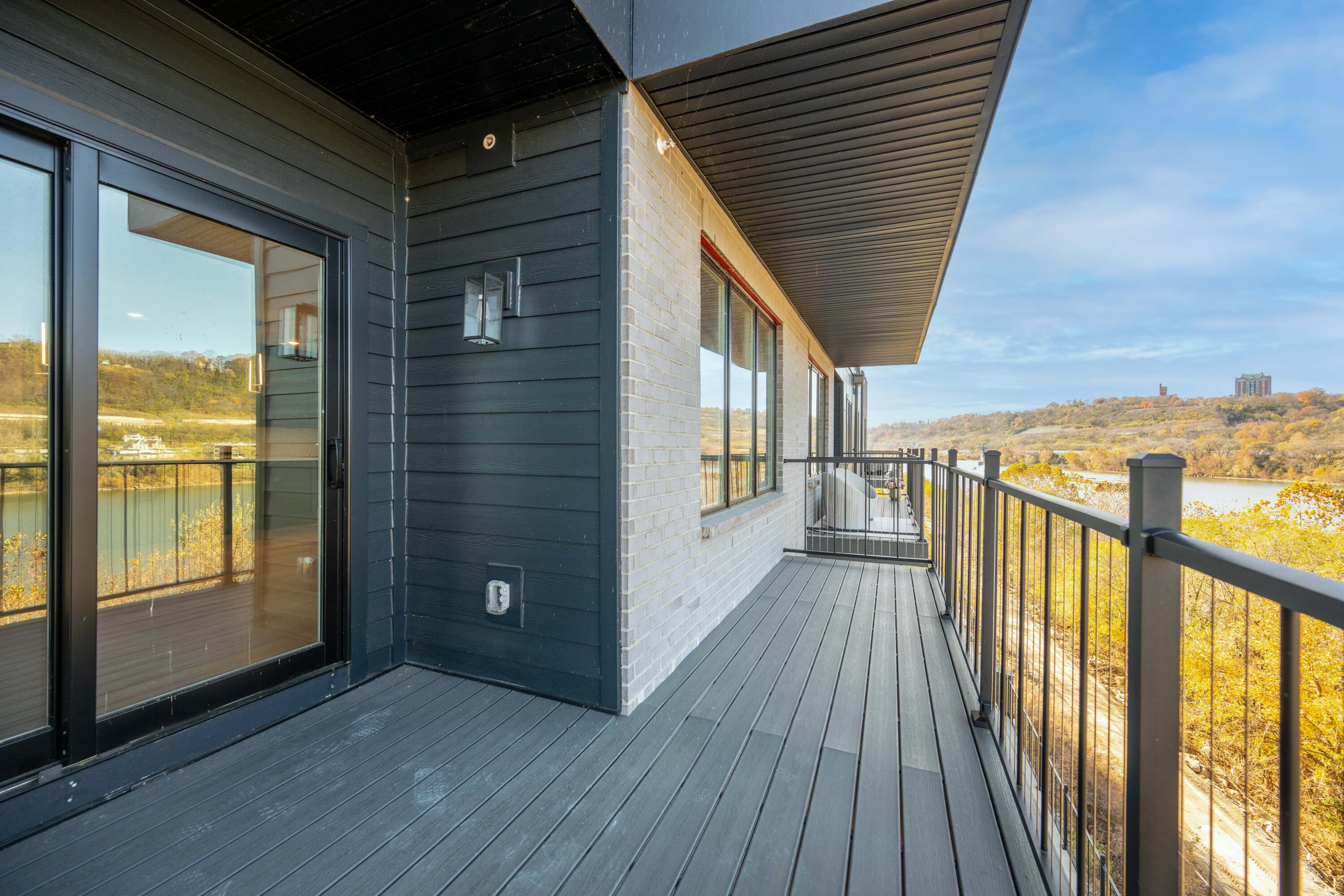 Dayton, Kentucky, 41074, United States, 2 Bedrooms Bedrooms, ,3 BathroomsBathrooms,Residential,For Sale,1995774