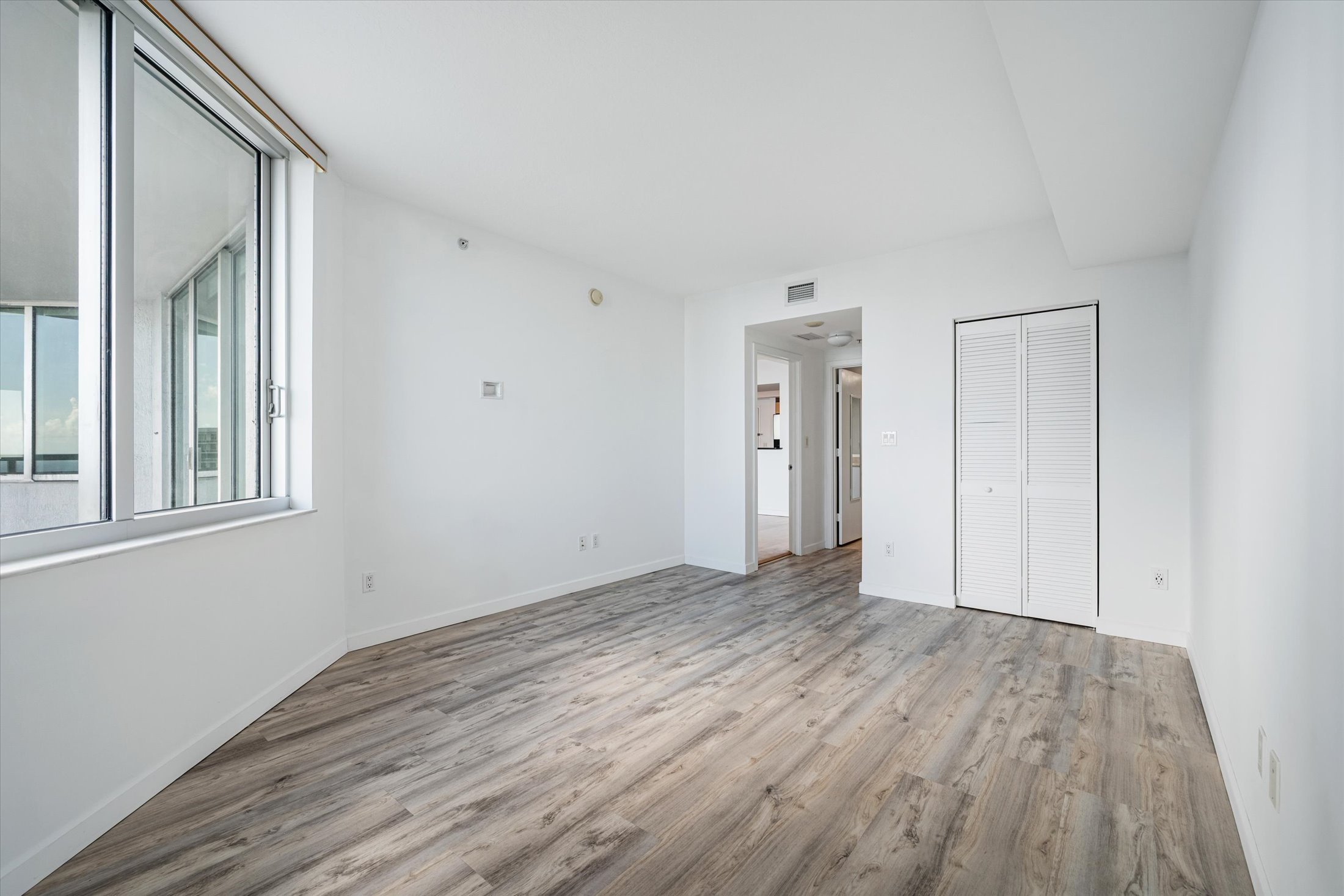  325 S Biscayne Blvd, Miami, FL, 33131 - 物件實景