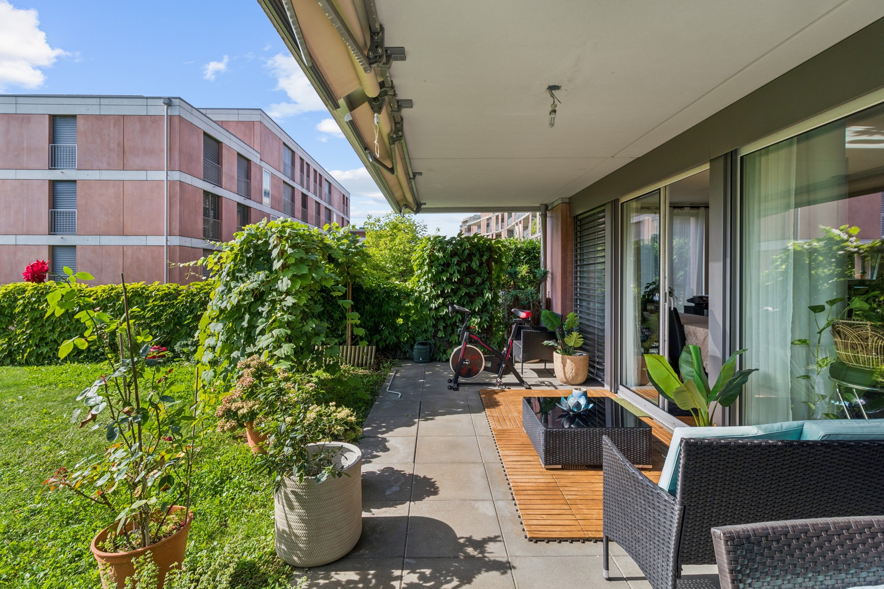  Bright 3.5-room apartment with a 100 m² garden. - 物件實景