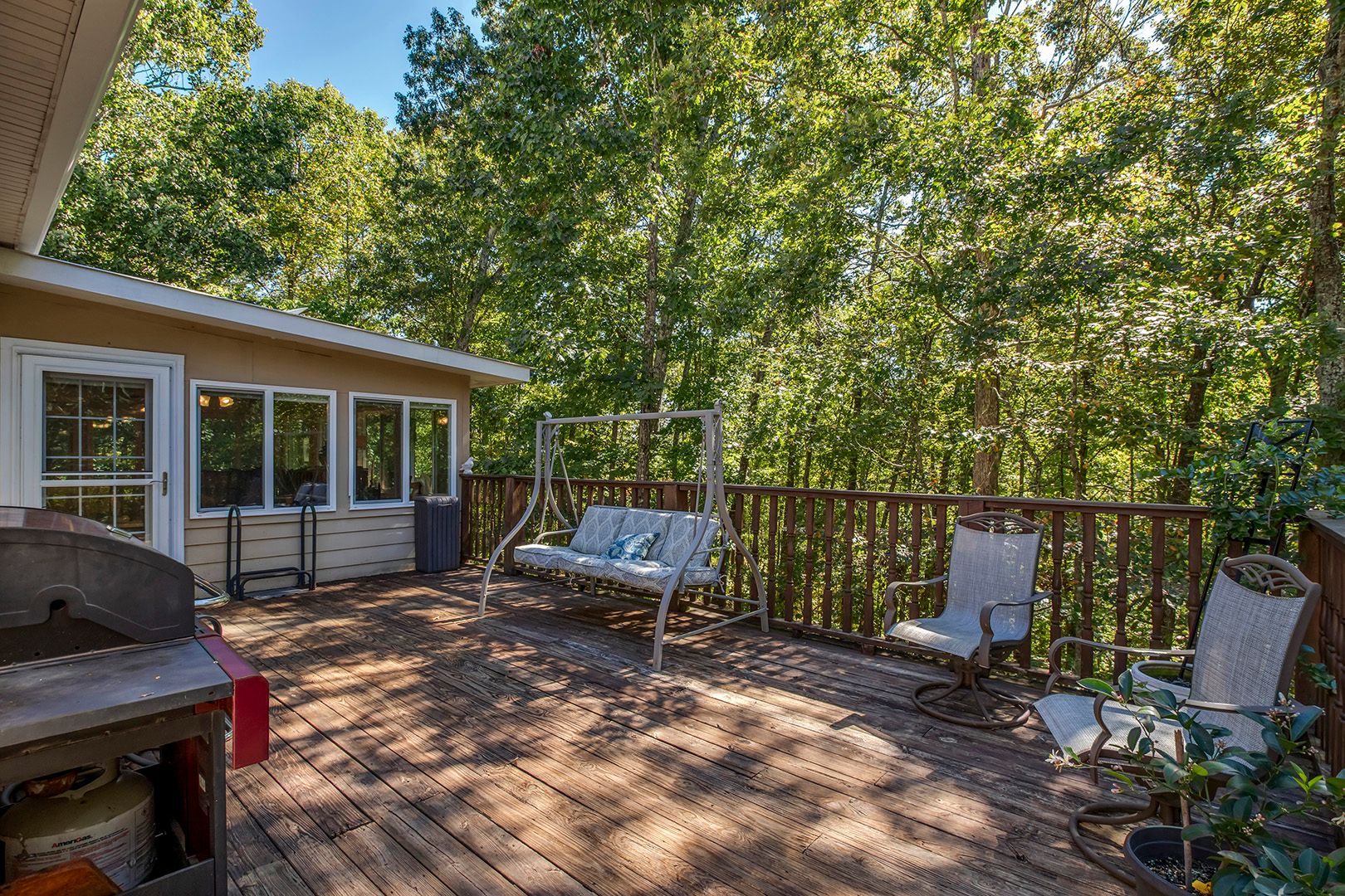 Kingston, Tennessee, 37763, United States, 5 Bedrooms Bedrooms, ,5 BathroomsBathrooms,Residential,For Sale,2011404