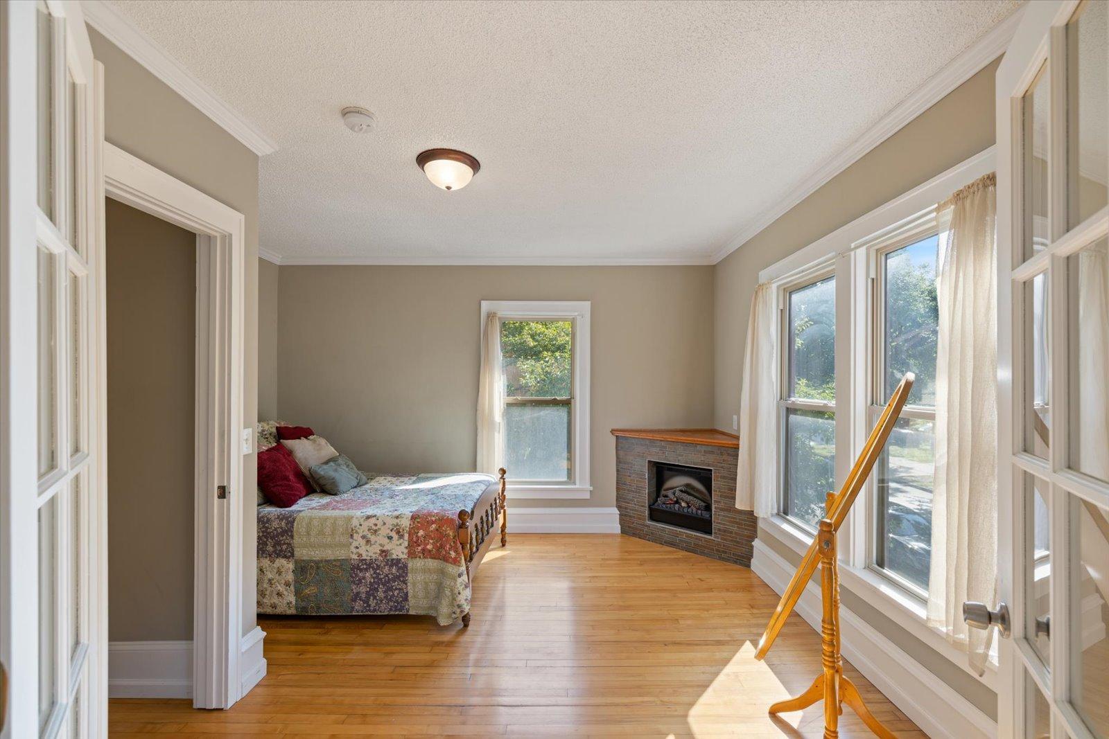 Minneapolis, Minnesota, 55418, United States, 4 Bedrooms Bedrooms, ,2 BathroomsBathrooms,Residential,For Sale,1970458