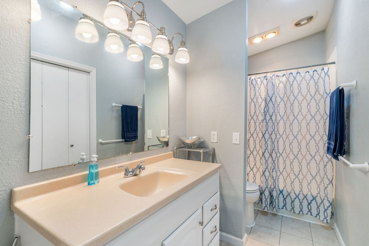 White Rock, New Mexico, 87547, United States, 4 Bedrooms Bedrooms, ,3 BathroomsBathrooms,Residential,For Sale,1906600