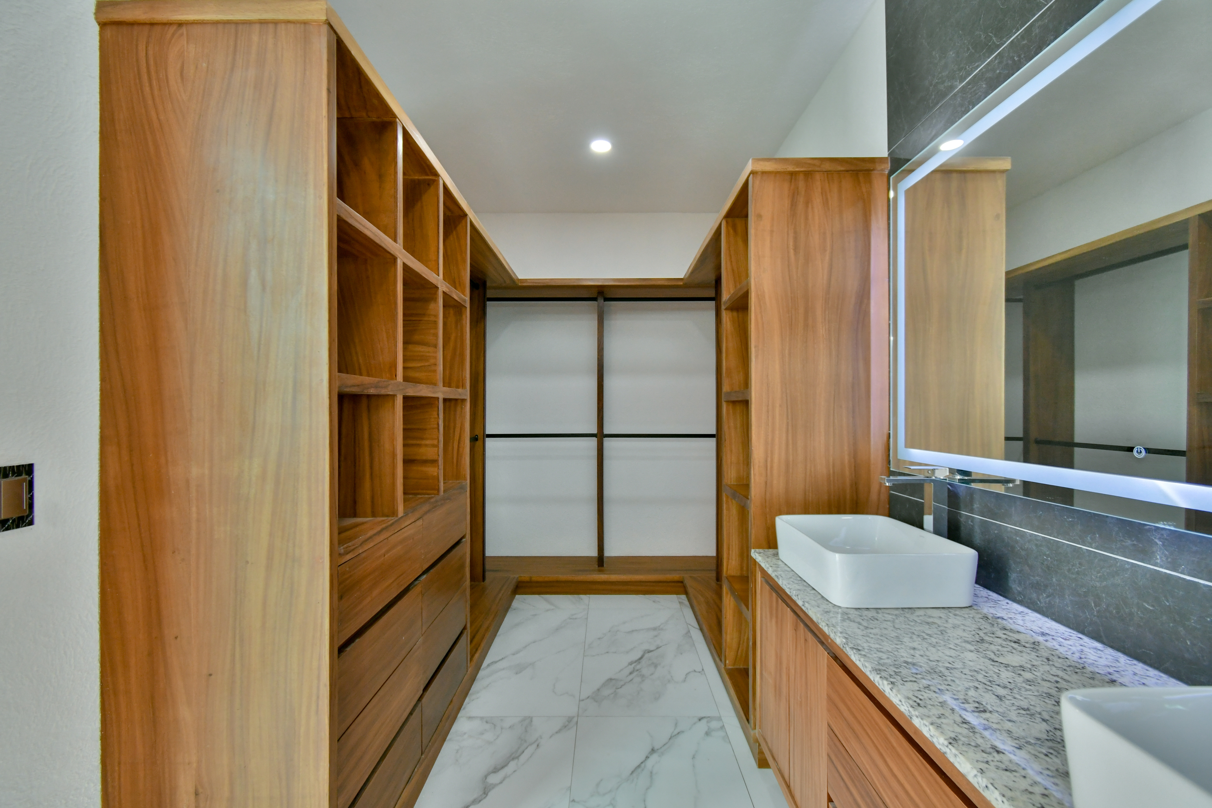  Residencia Contemporánea Coto Baluarte Casa Fuerte en Venta - 物件實景