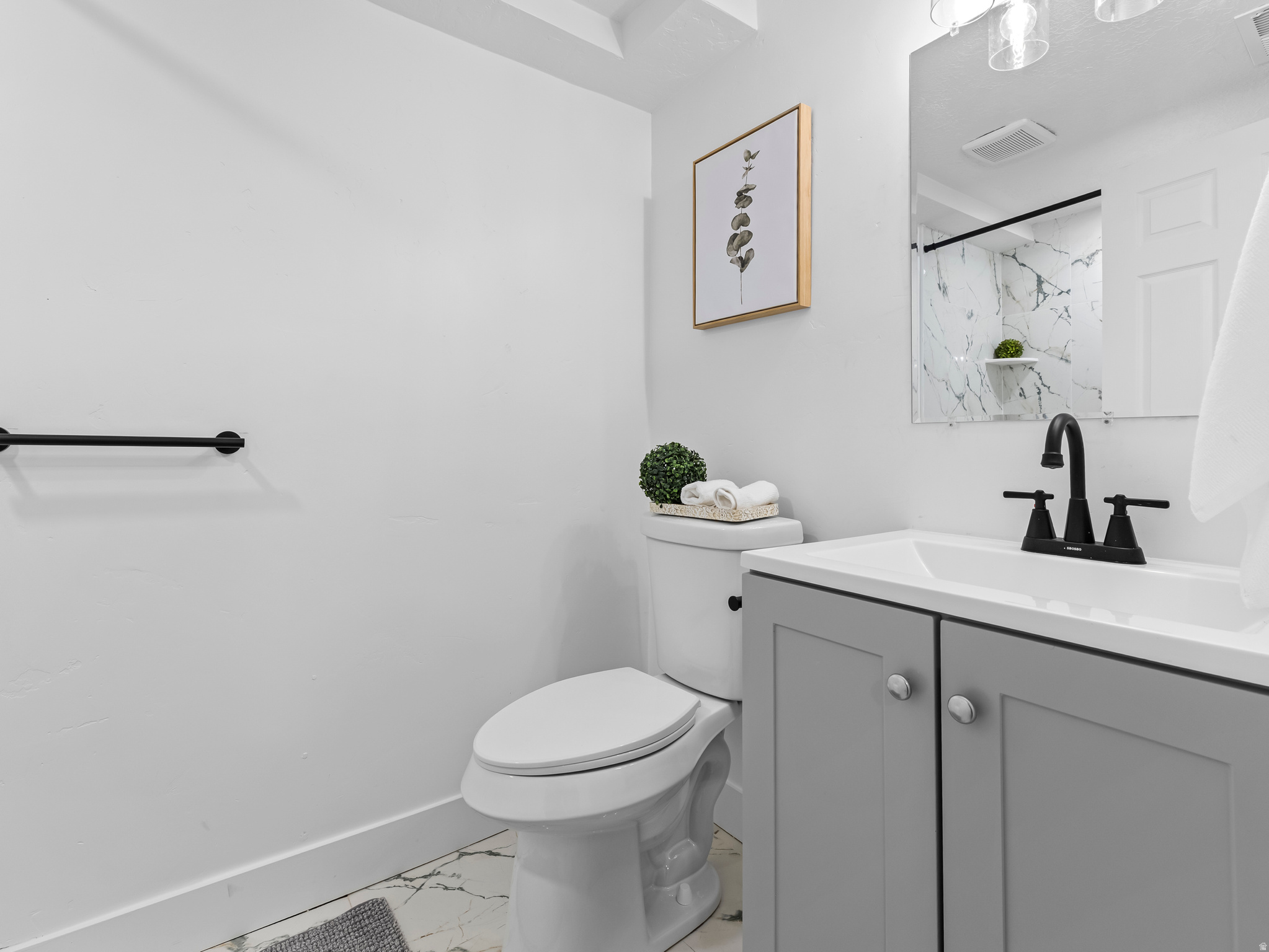 Murray, Utah, 84117, United States, 6 Bedrooms Bedrooms, ,2 BathroomsBathrooms,Residential,For Sale,1989540