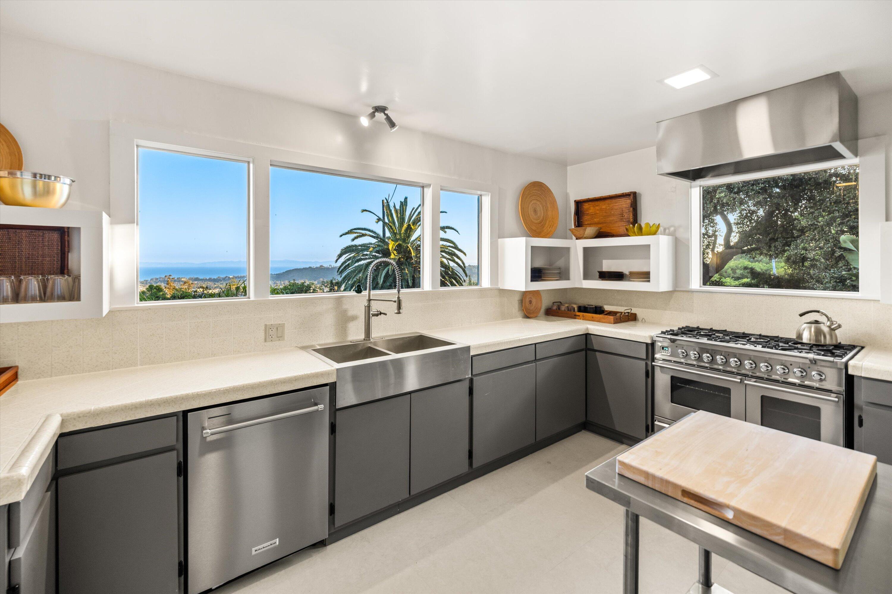 Santa Barbara, California, 93103, United States, 5 Bedrooms Bedrooms, ,5 BathroomsBathrooms,Residential,For Sale,1910824
