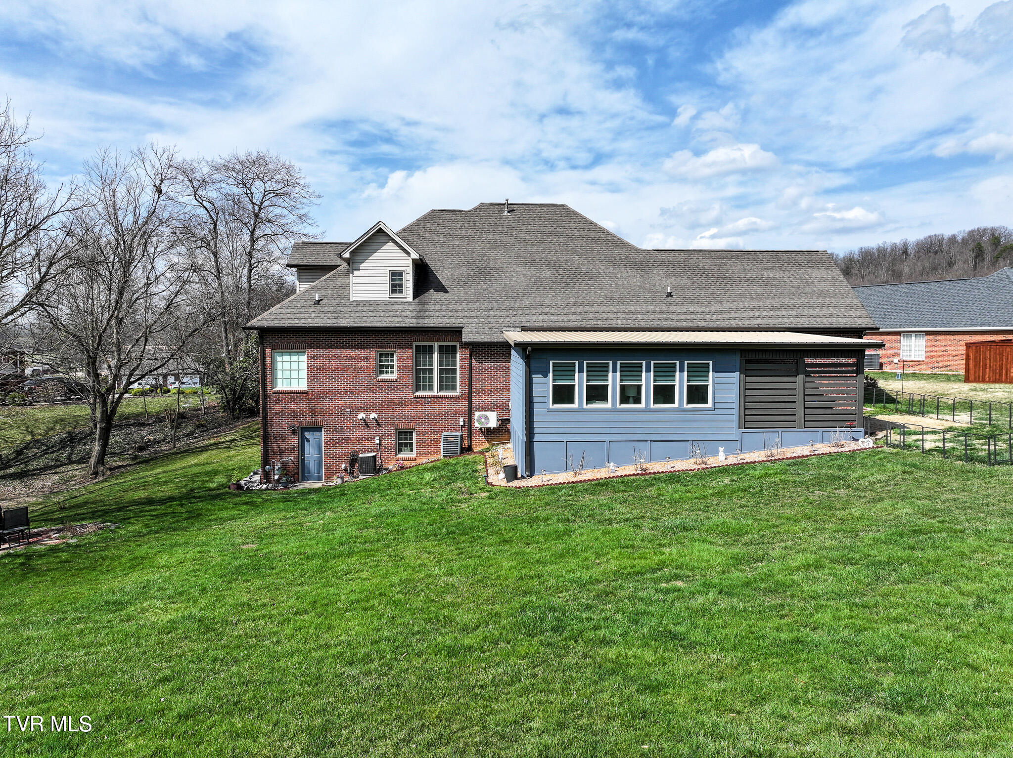Kingsport, Tennessee, 37660, United States, 5 Bedrooms Bedrooms, ,4 BathroomsBathrooms,Residential,For Sale,2024666