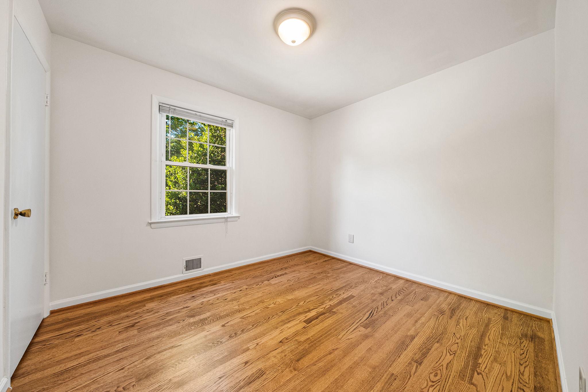  914 Waynewood Boulevard, Alexandria, VA, 22308 - 物件實景