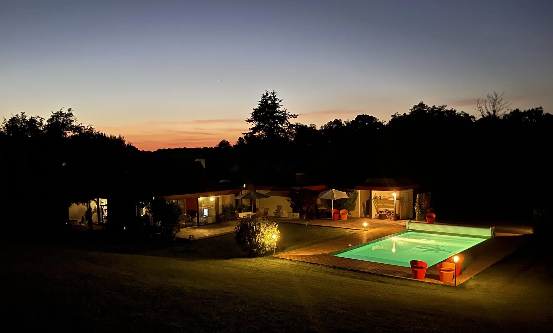 Nérigean, New Aquitaine, 33750, FR, 6 Bedrooms Bedrooms, ,4 BathroomsBathrooms,Residential,For Sale,1776963