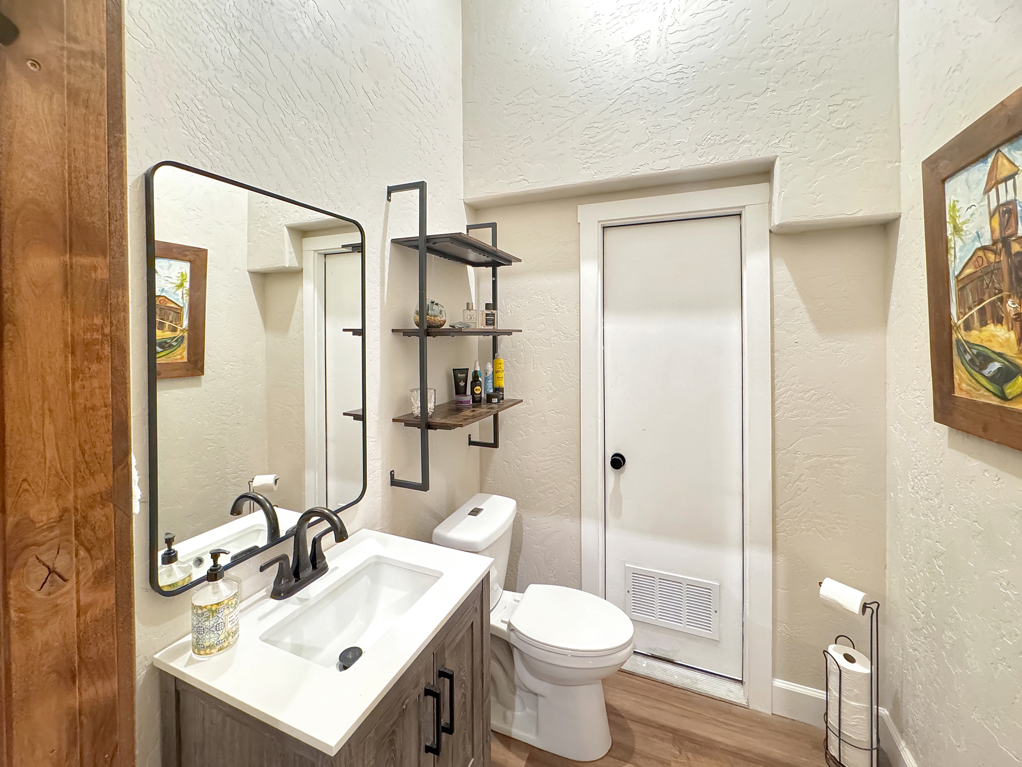 Sagle, Idaho, 83860, United States, 3 Bedrooms Bedrooms, ,3 BathroomsBathrooms,Residential,For Sale,1792364