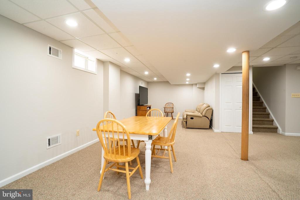 Monmouth Junction, New Jersey, 08852, United States, 4 Bedrooms Bedrooms, ,3 BathroomsBathrooms,Residential,For Sale,1869569