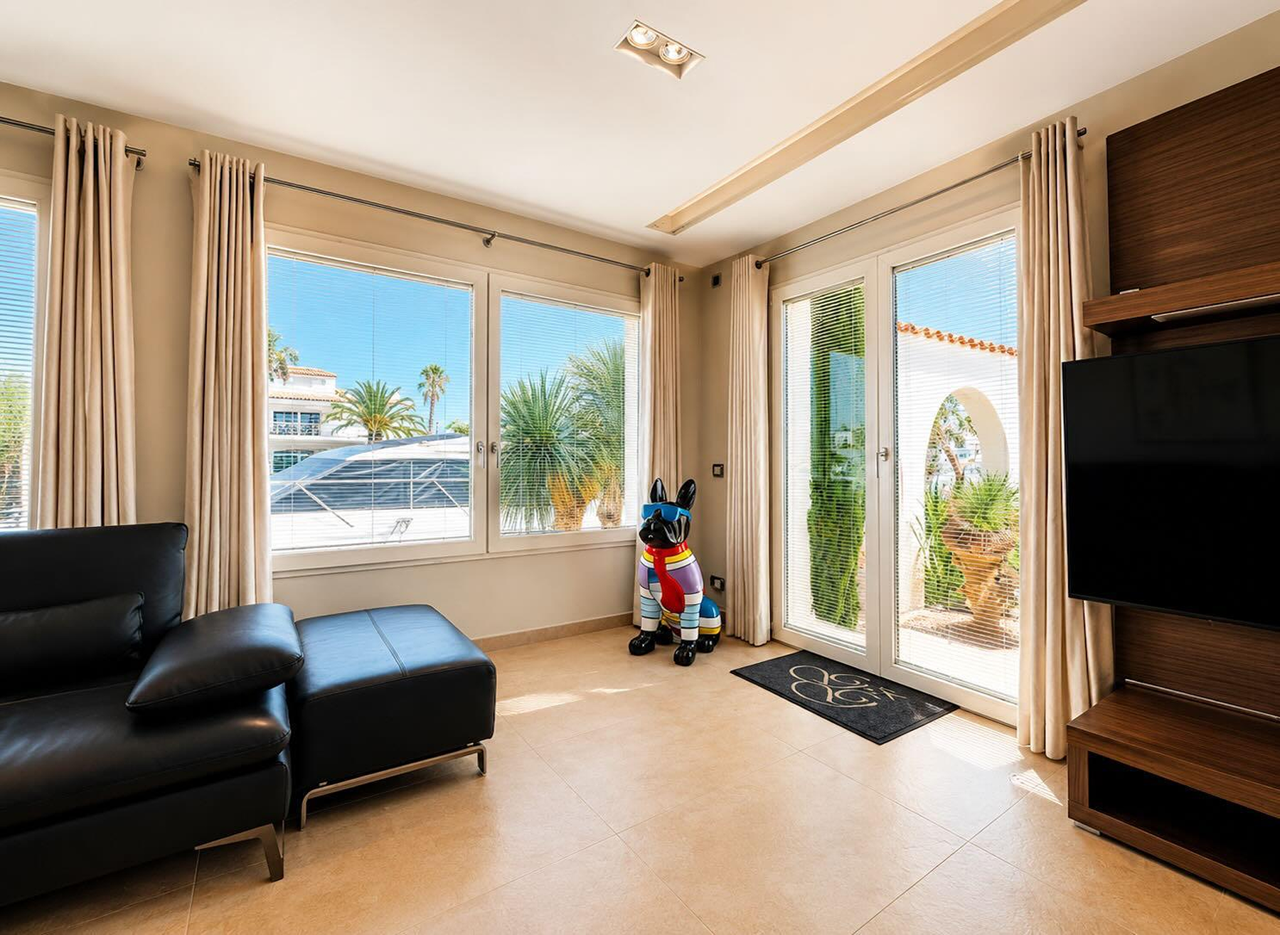 Contemporary villa with a 24-meter mooring in Santa Margarida, Roses - 物件實景