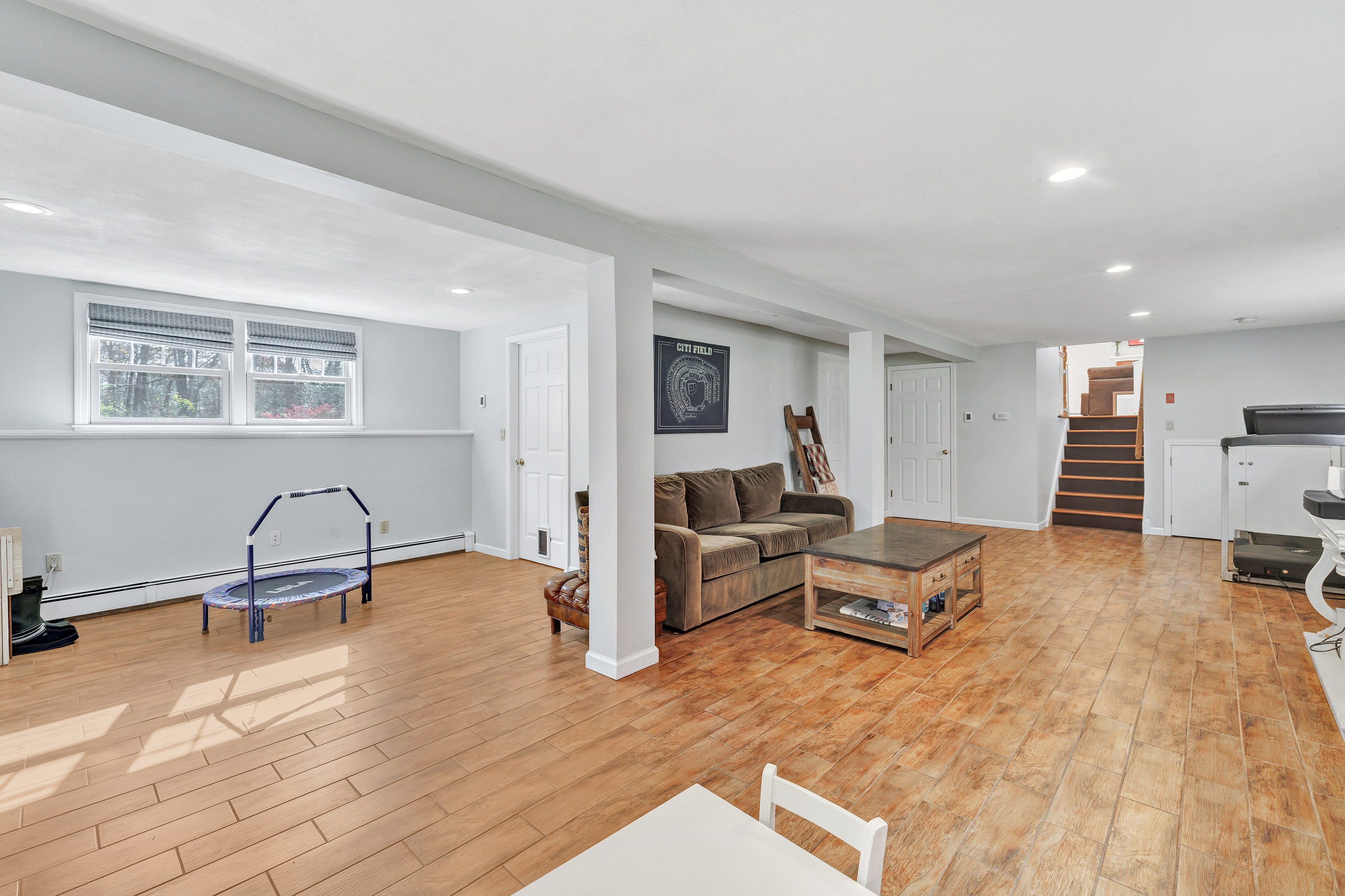 Monroe, Connecticut, 06468, United States, 4 Bedrooms Bedrooms, ,3 BathroomsBathrooms,Residential,For Sale,1989418