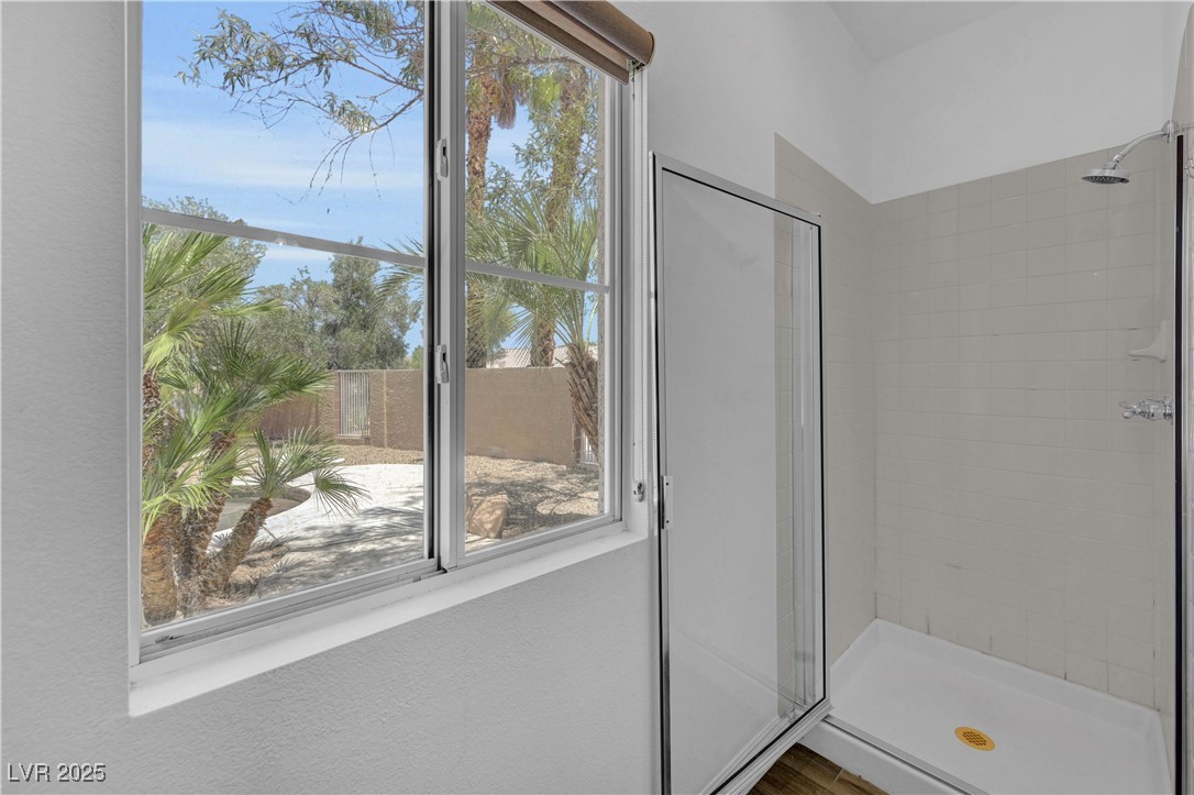 Henderson, Nevada, 89052, United States, 5 Bedrooms Bedrooms, ,2 BathroomsBathrooms,Residential,For Sale,1897207