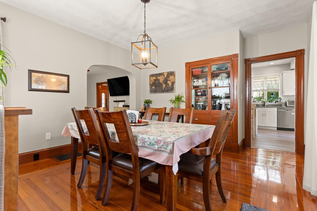 Medford, Massachusetts, 02155, United States, 4 Bedrooms Bedrooms, ,3 BathroomsBathrooms,Residential,For Sale,1900018