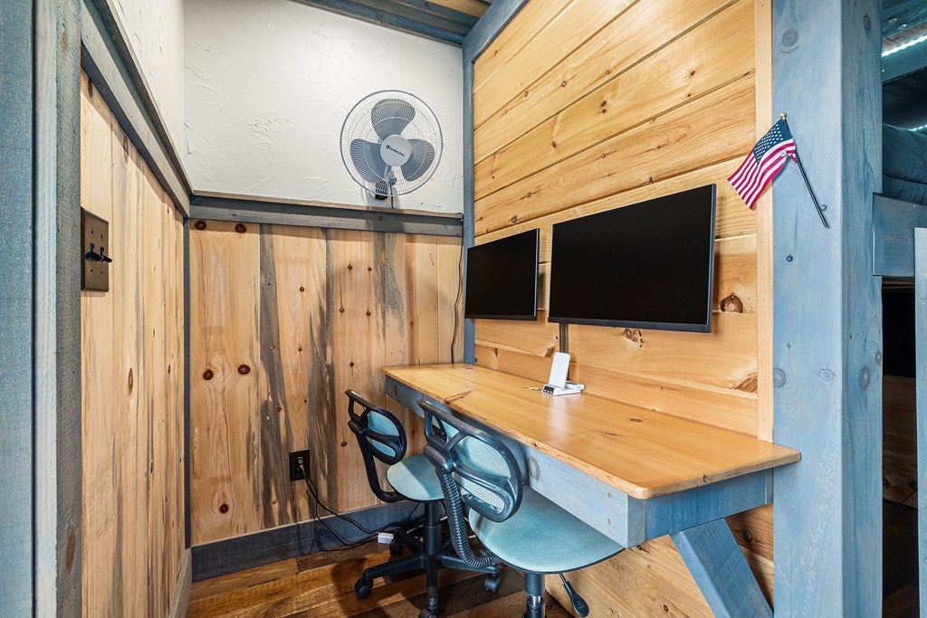 Ellijay, Georgia, 30540, United States, 5 Bedrooms Bedrooms, ,5 BathroomsBathrooms,Residential,For Sale,1952565