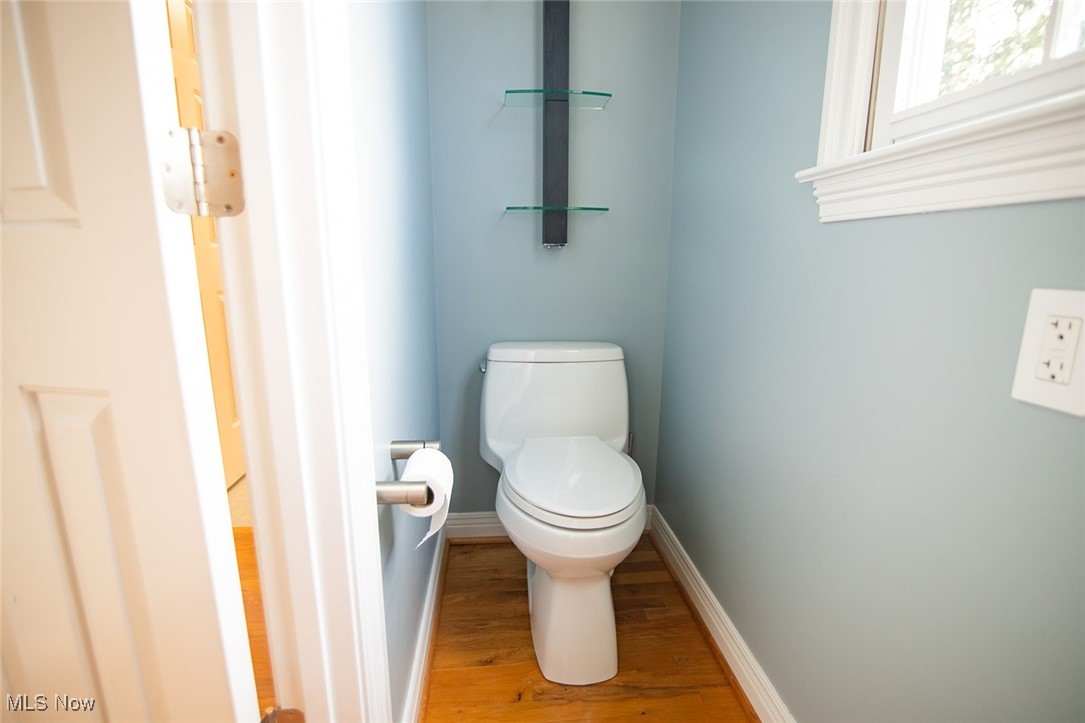 Vienna, West Virginia, 26105, United States, 4 Bedrooms Bedrooms, ,5 BathroomsBathrooms,Residential,For Sale,1987496