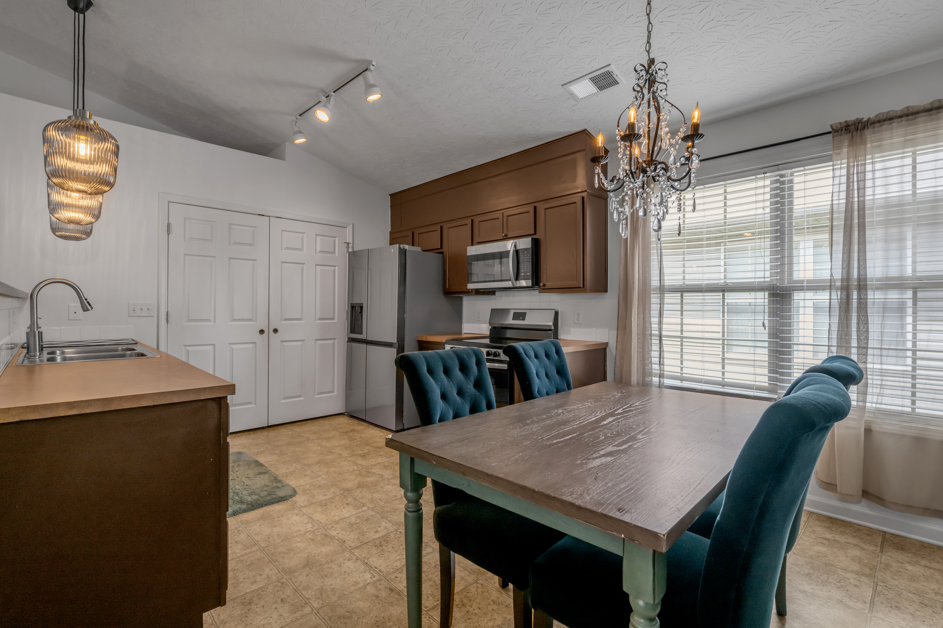  944 Winding Oak Trail - 物件實景