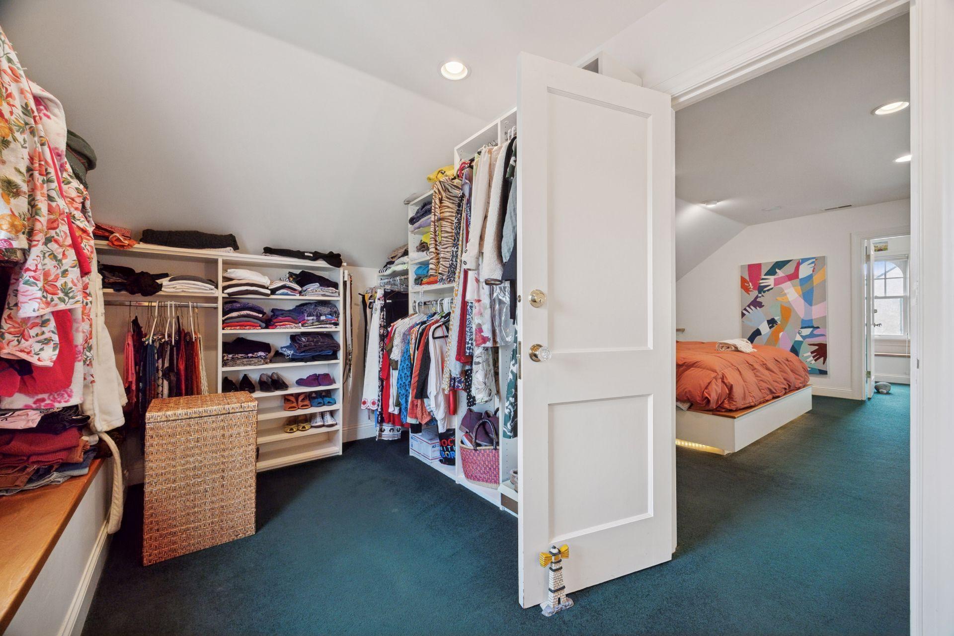 Saint Paul, Minnesota, 55105, United States, 5 Bedrooms Bedrooms, ,3 BathroomsBathrooms,Residential,For Sale,1767572