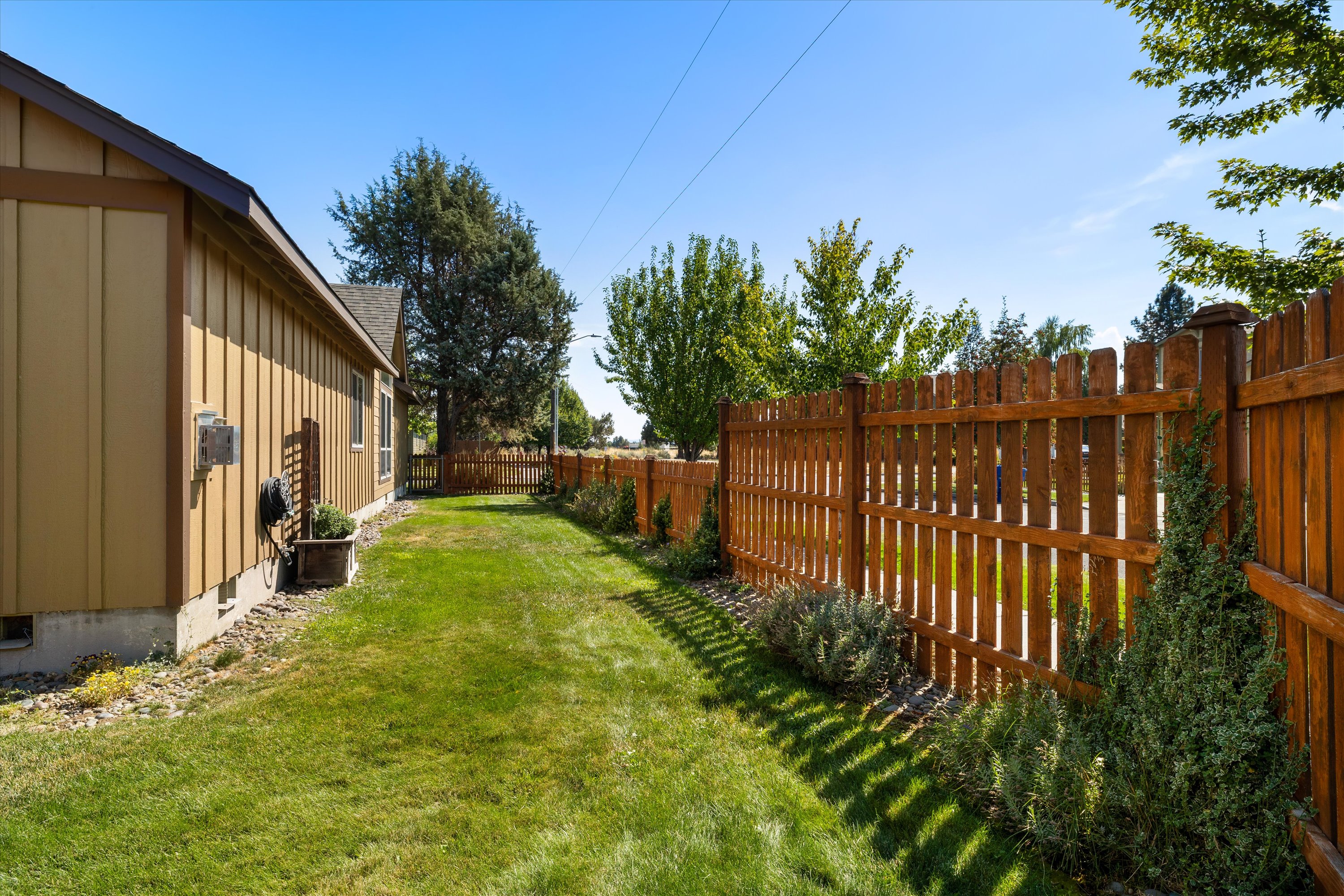 Bend, Oregon, 97702, United States, 3 Bedrooms Bedrooms, ,2 BathroomsBathrooms,Residential,For Sale,1941729