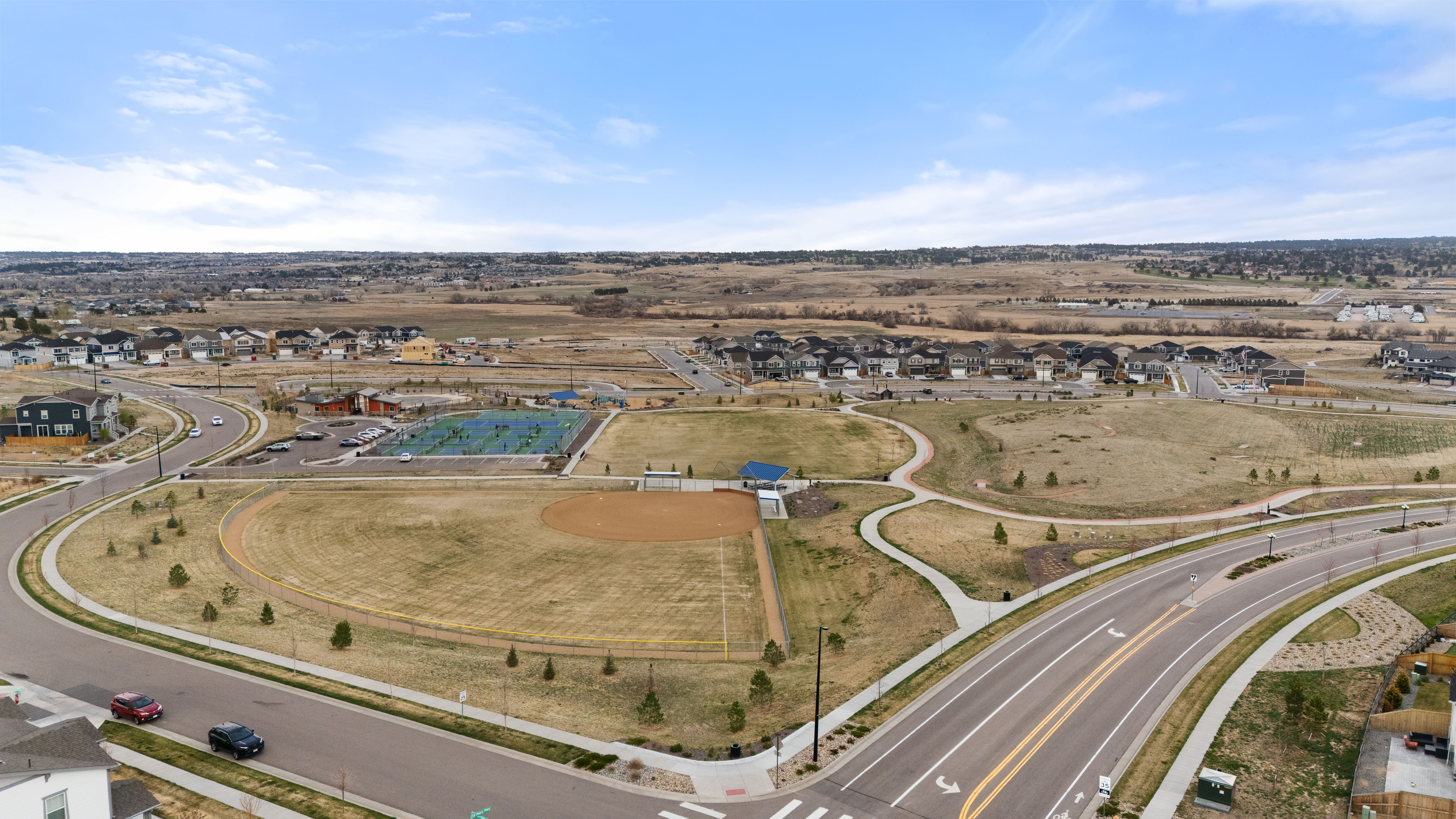  Skip the build time and step straight into 5932 Los Olivas Point - 物件實景