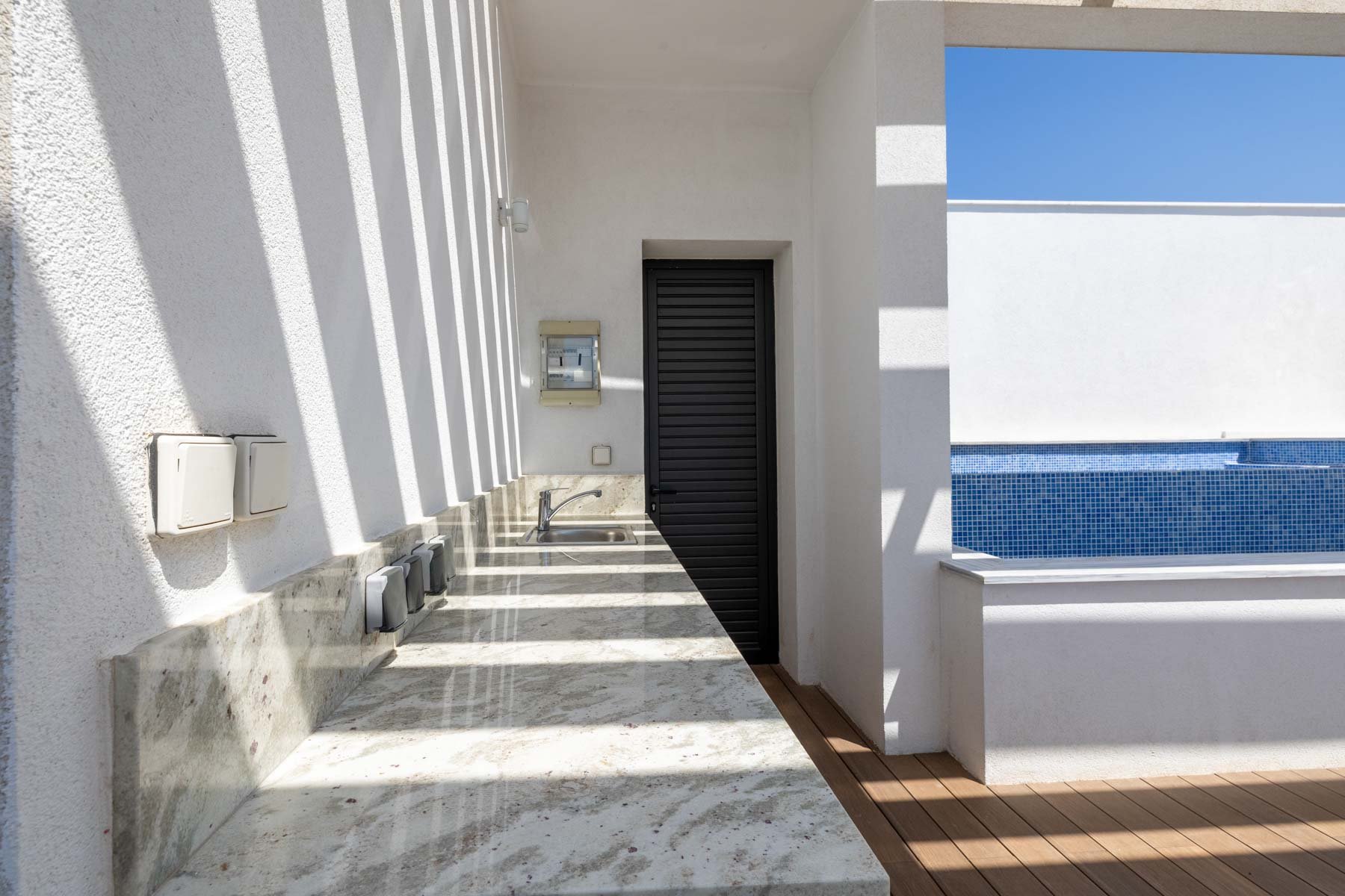 Sea-View Penthouse with Private Roof Garden in Tombs of the Kings, Pafos - 物件實景
