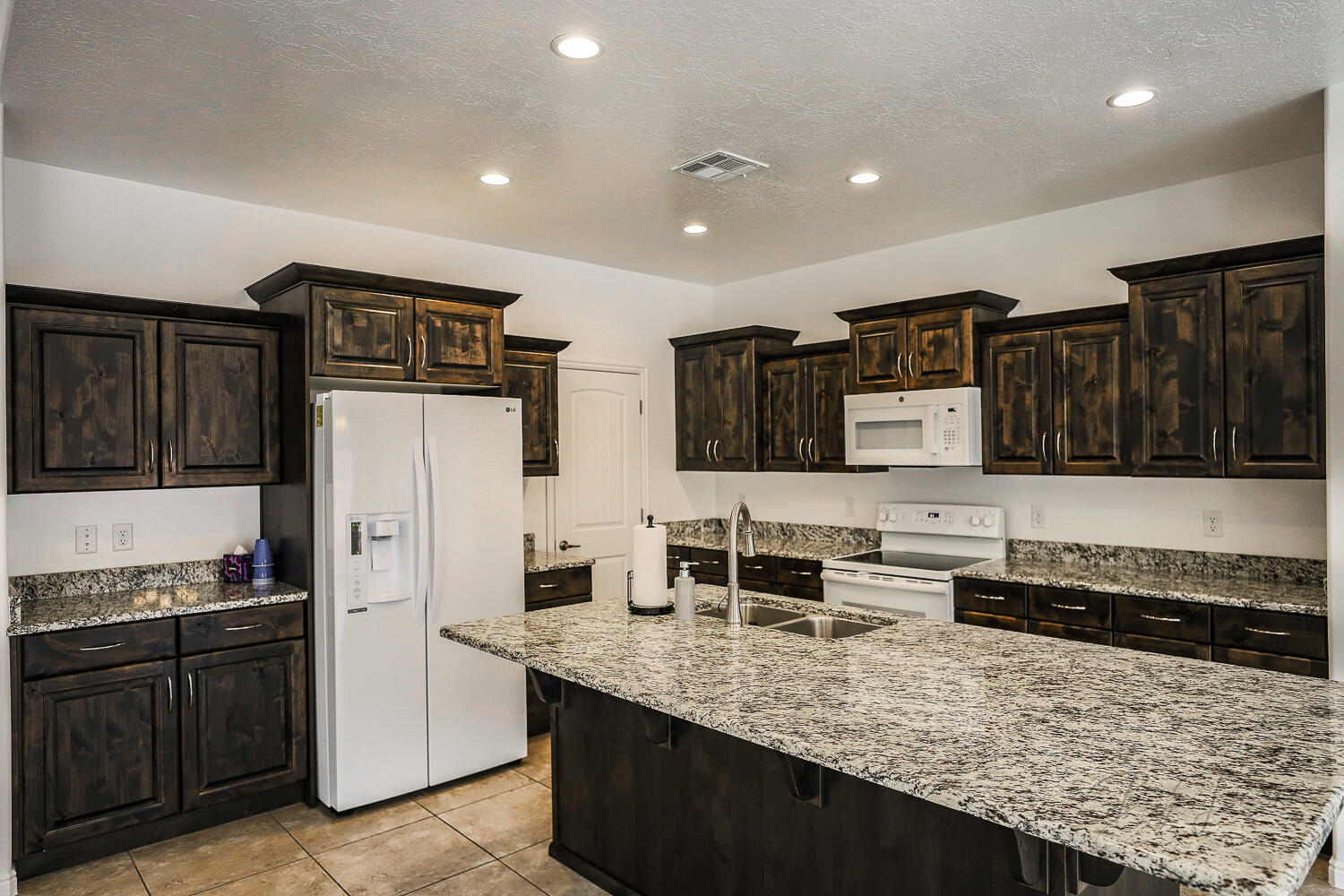 St George, Utah, 84790, United States, 3 Bedrooms Bedrooms, ,Residential,For Sale,1927103