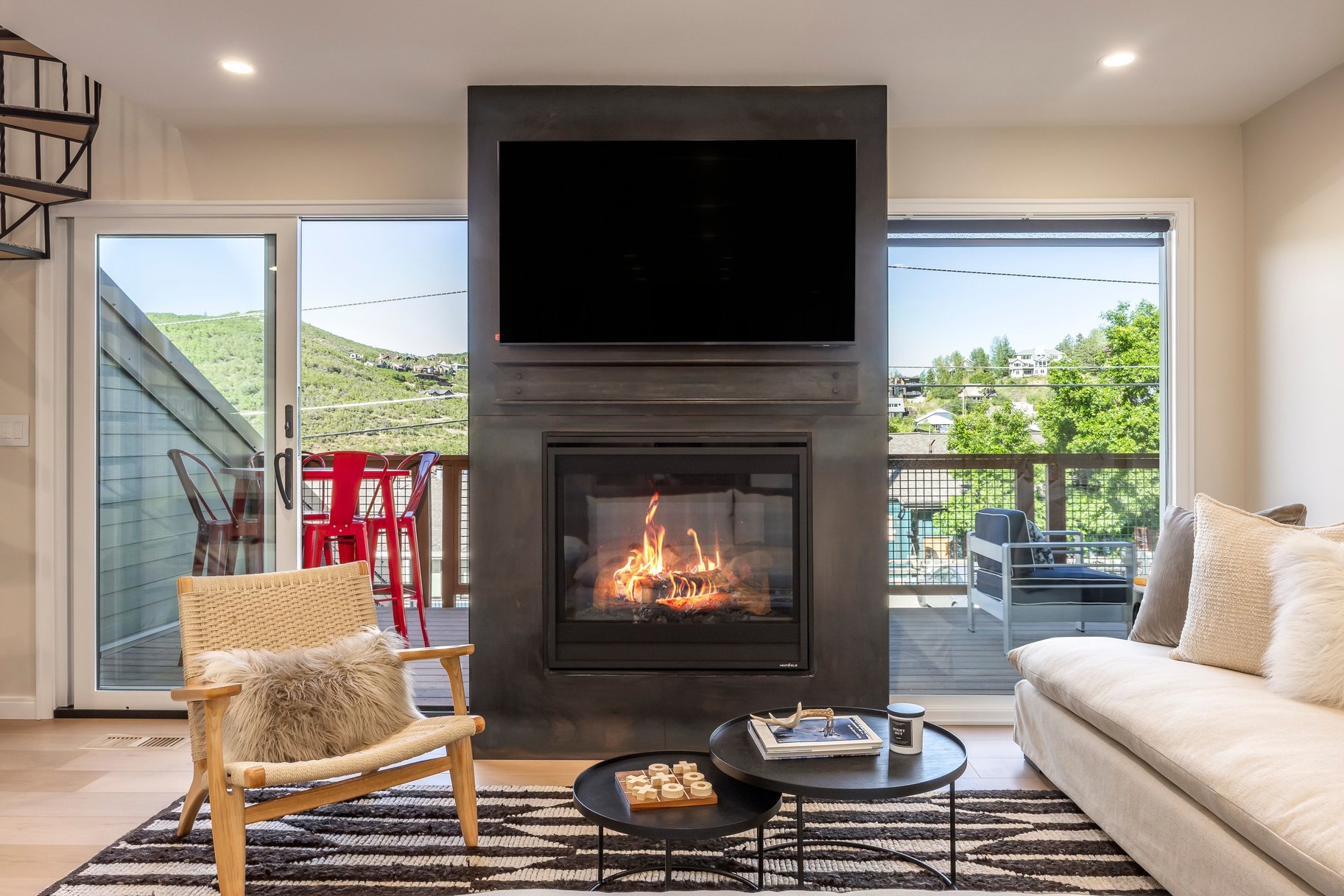  Fully Reimagined Ski-In/Ski-Out Condo — Smart Home Features - 物件實景